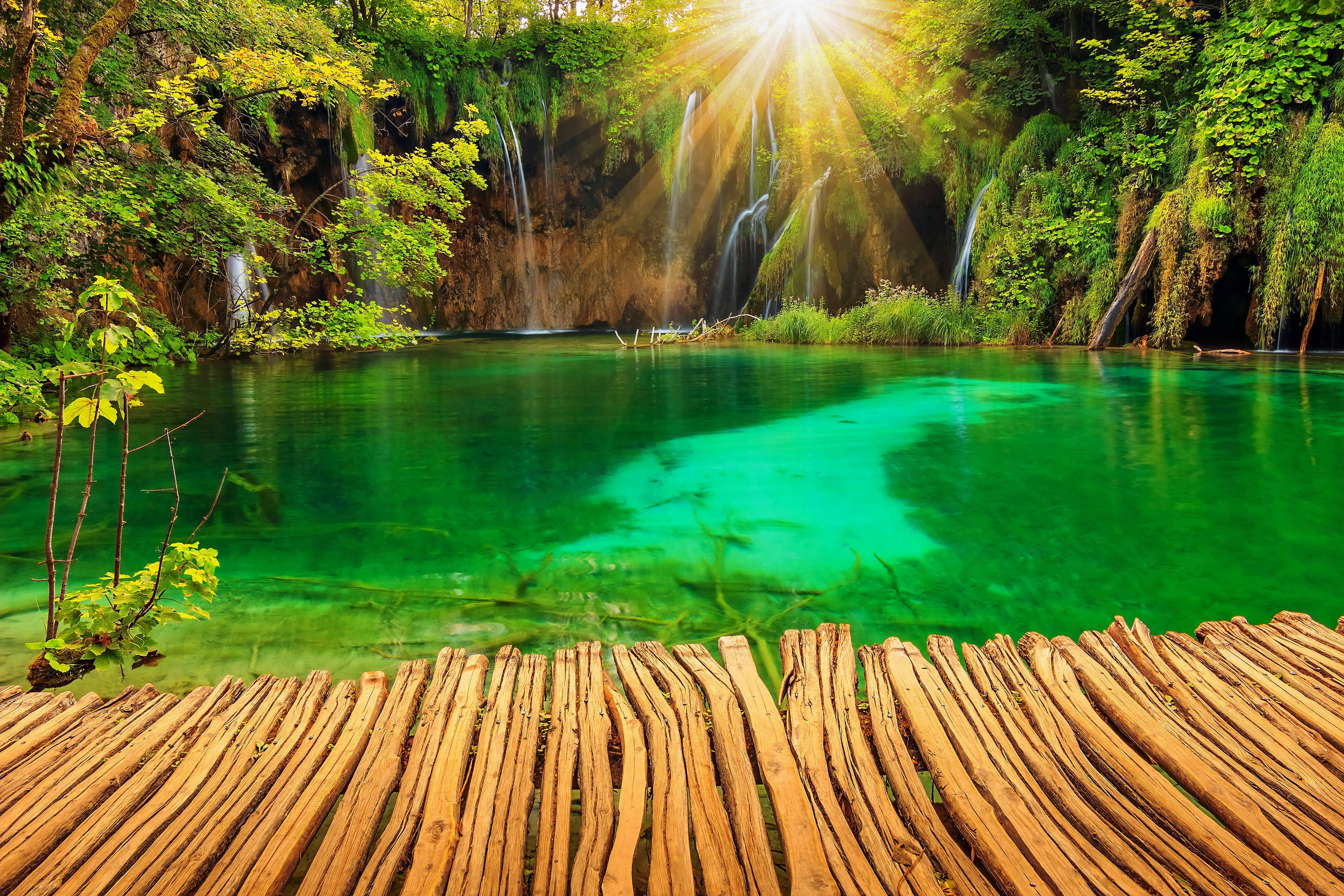4K Kalikasan Sikat ng Araw sa Ilog Wallpaper