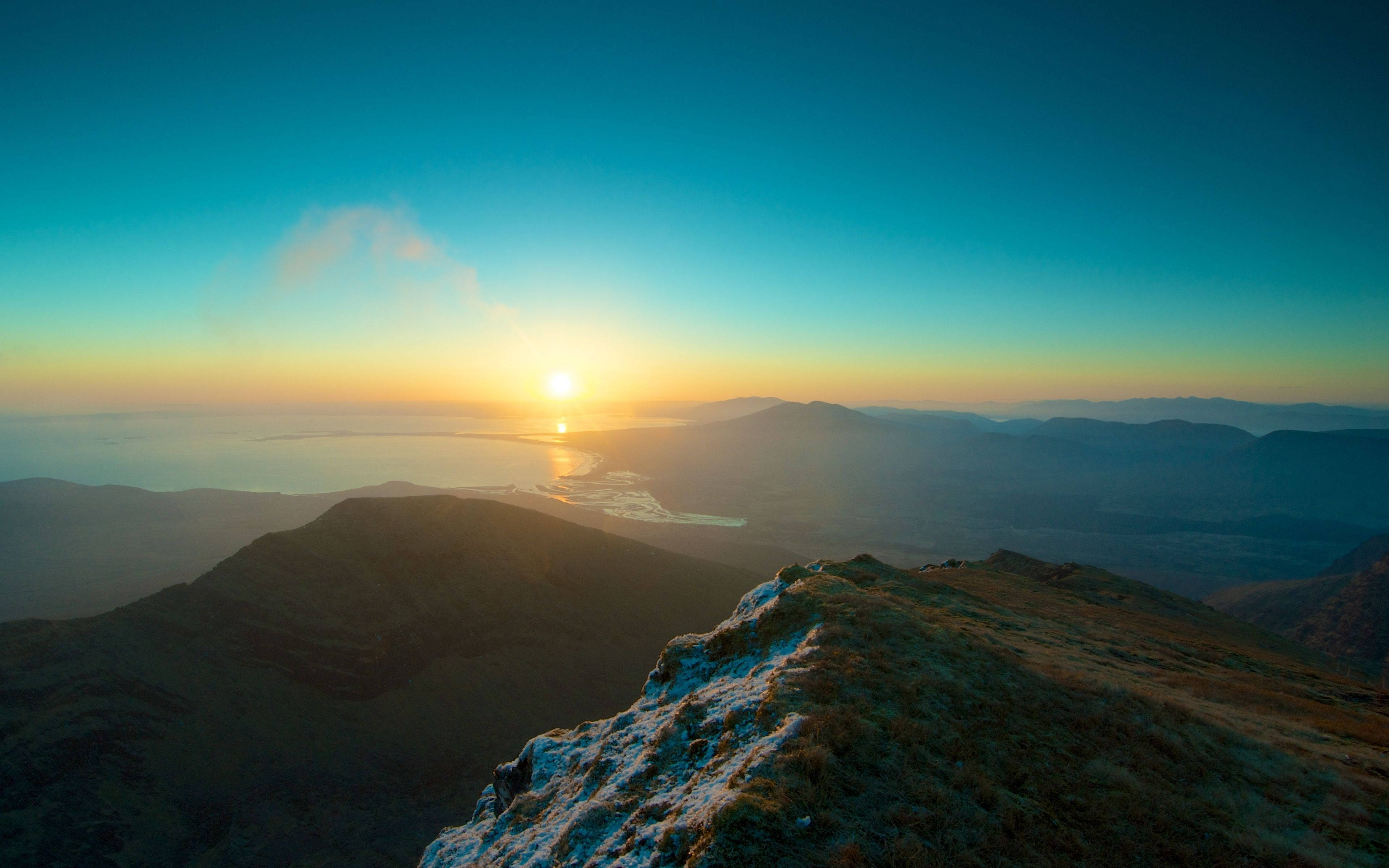 4K Nature Tanawin sa Tuktok ng Bundok sa Pagsikat ng Araw Wallpaper