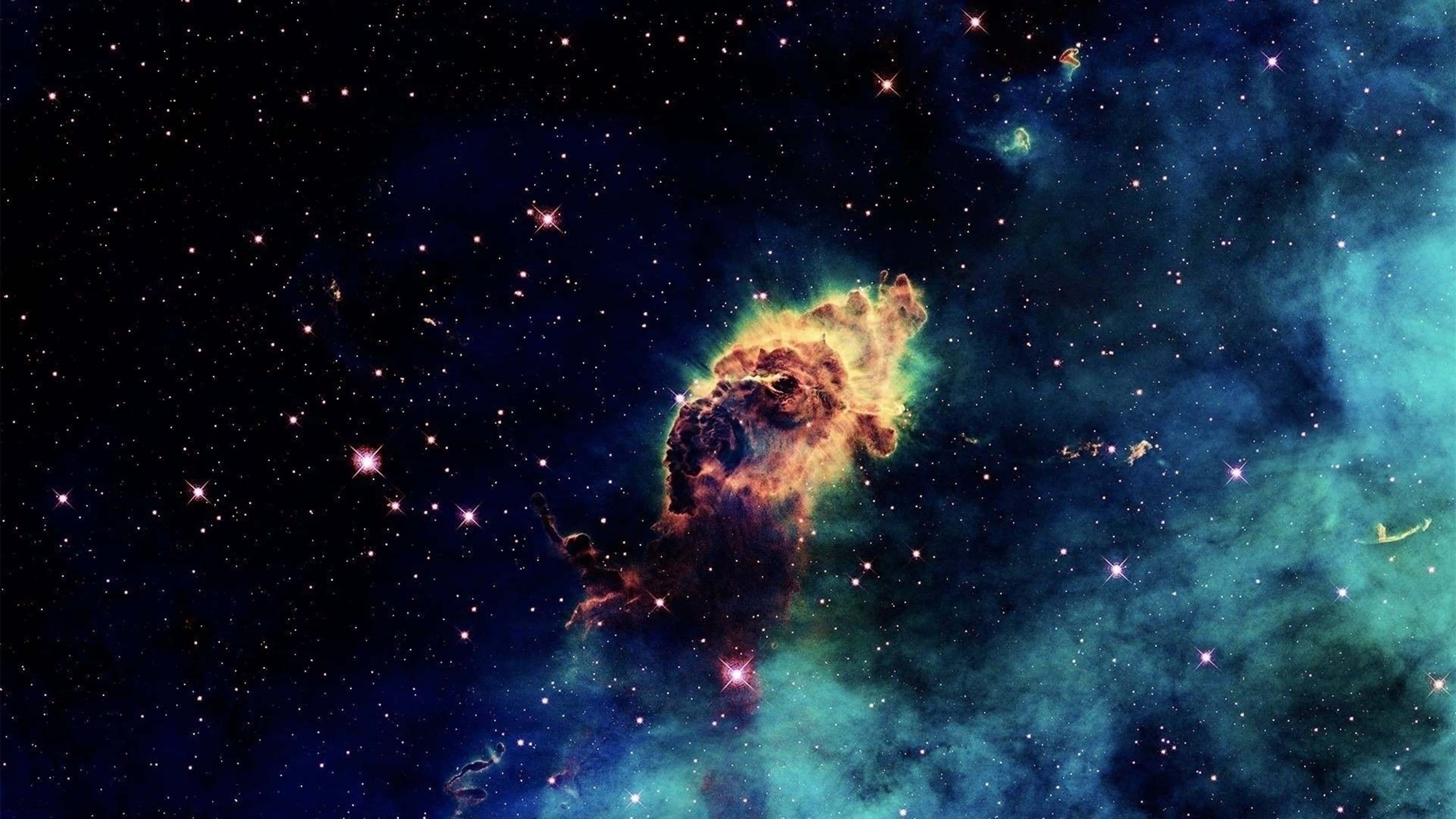4K Nebula ng Uniberso Wallpaper