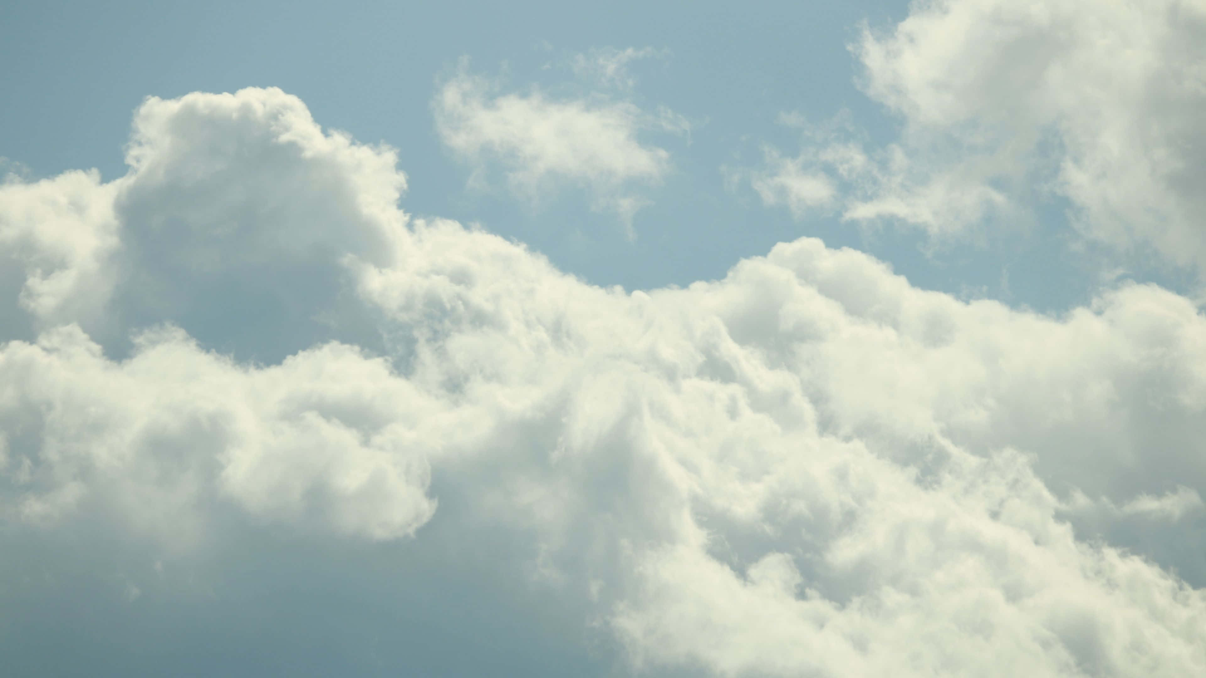 Aesthetic Cloudscape: Isang Timpla ng Katahimikan at Kapayapaan Wallpaper