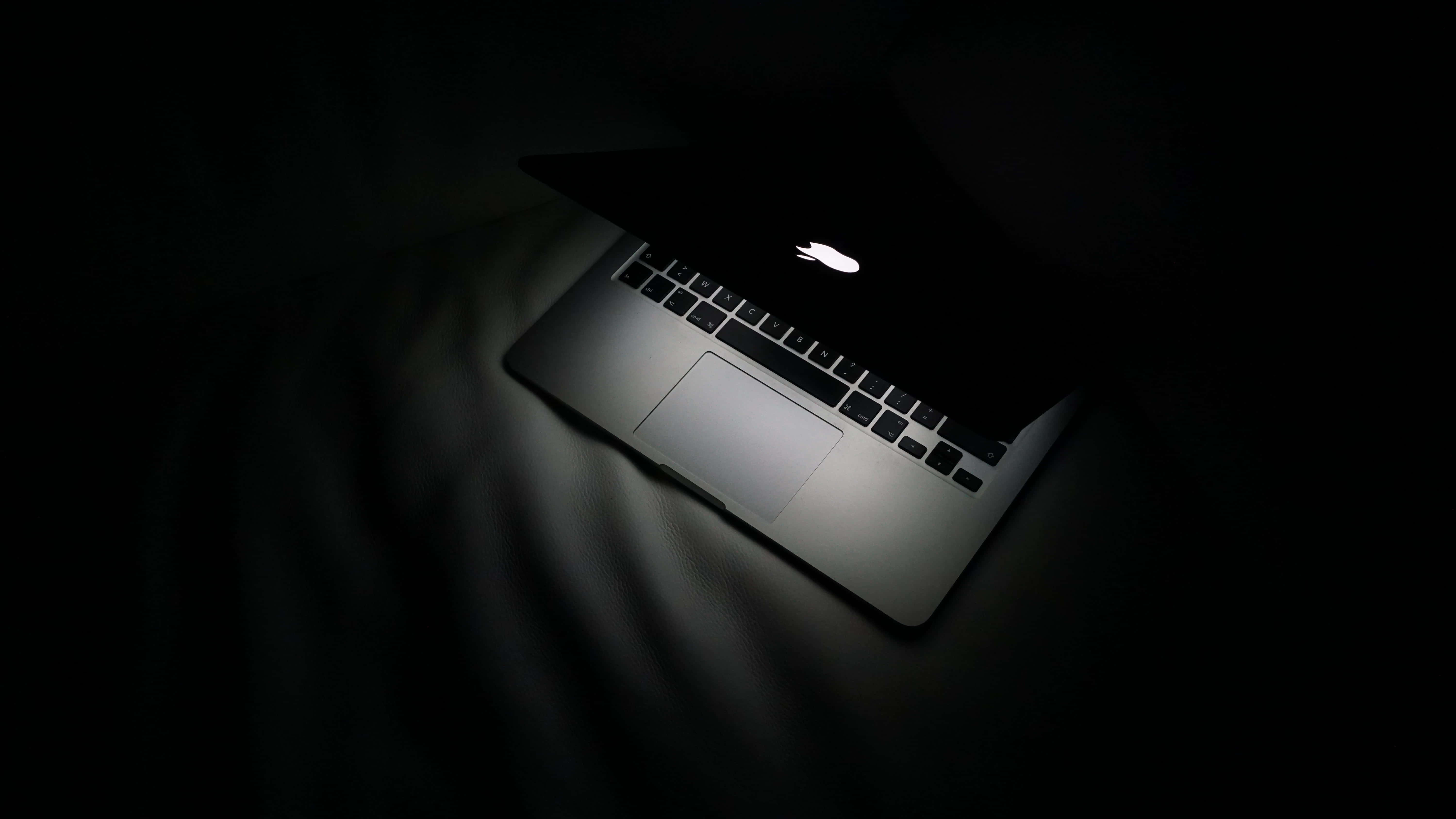Aesthetic Macbook - Disenyong Katangi-tangi na may Makabagong Estilo Wallpaper