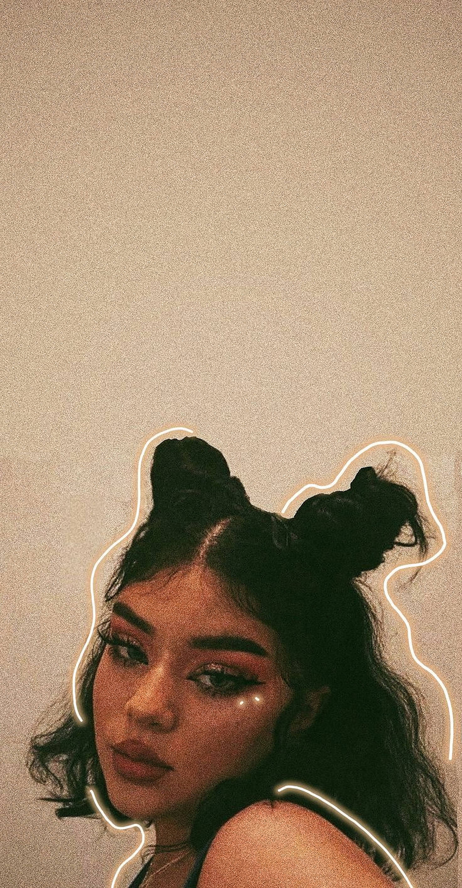 Aesthetic na Girl na may Hair Bun Wallpaper