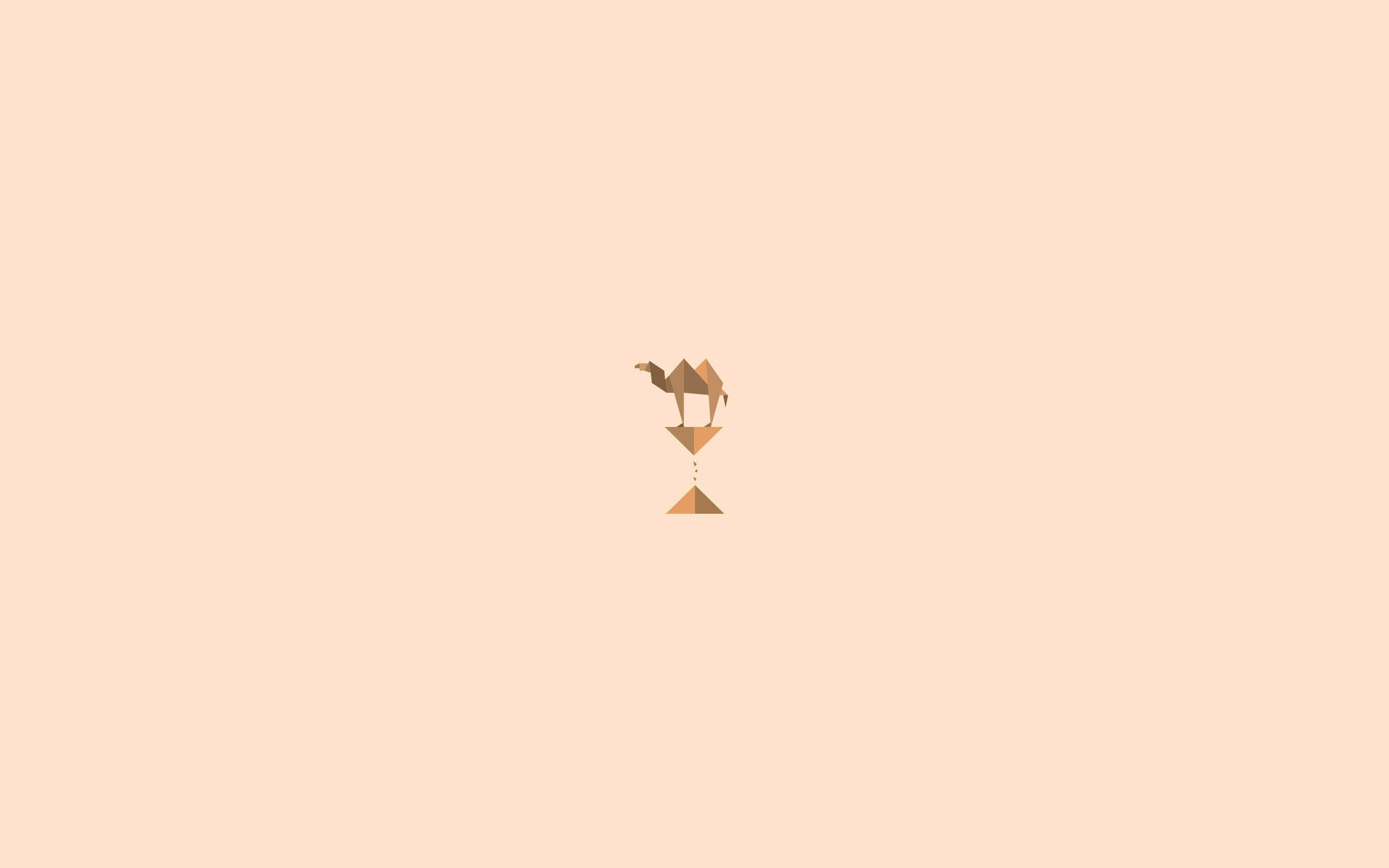 Aesthetic na Light Brown na Kamelyo at Pyramid Wallpaper