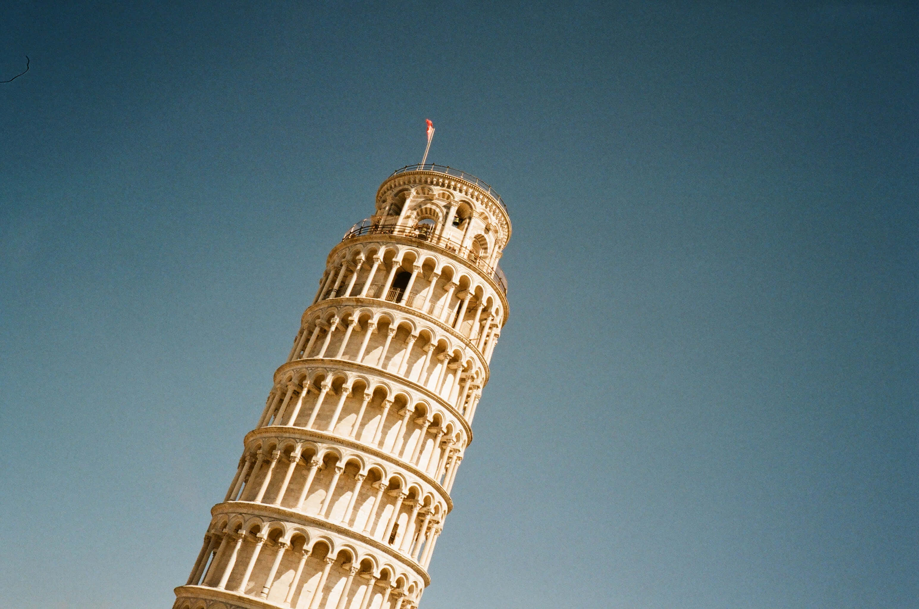 Aesthetic na Litrato ng Tore ng Pisa Wallpaper