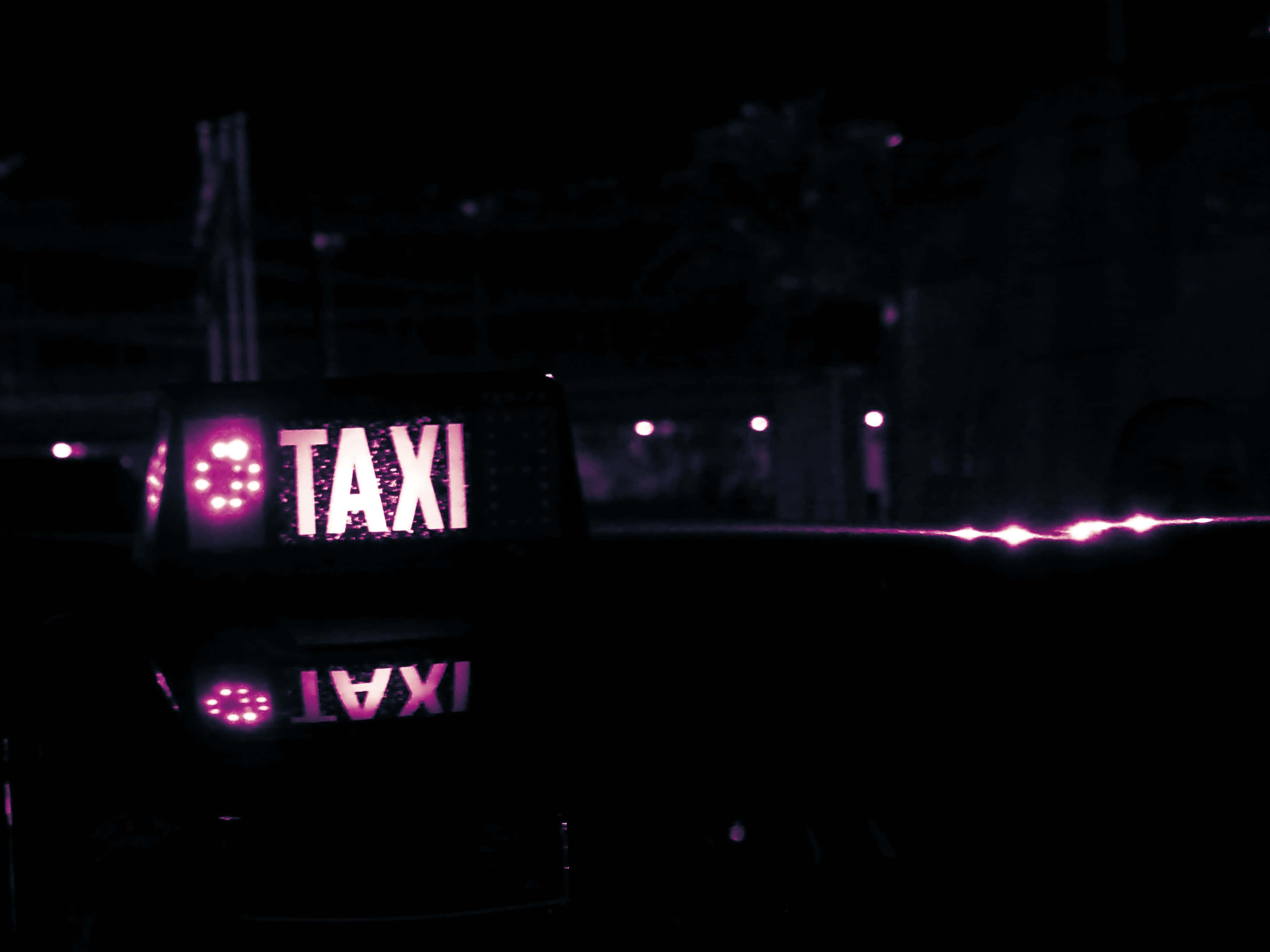 Aesthetic na madilim na lilang tanawin na may kumikislap na mga bituin sa kalangitan sa gabi Wallpaper