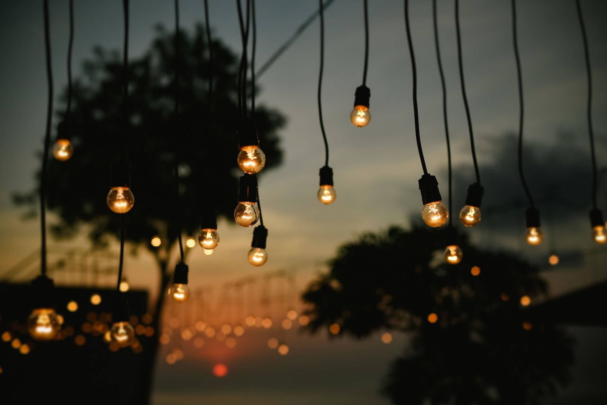 Aesthetic na mga Bombilya para sa Desktop Wallpaper