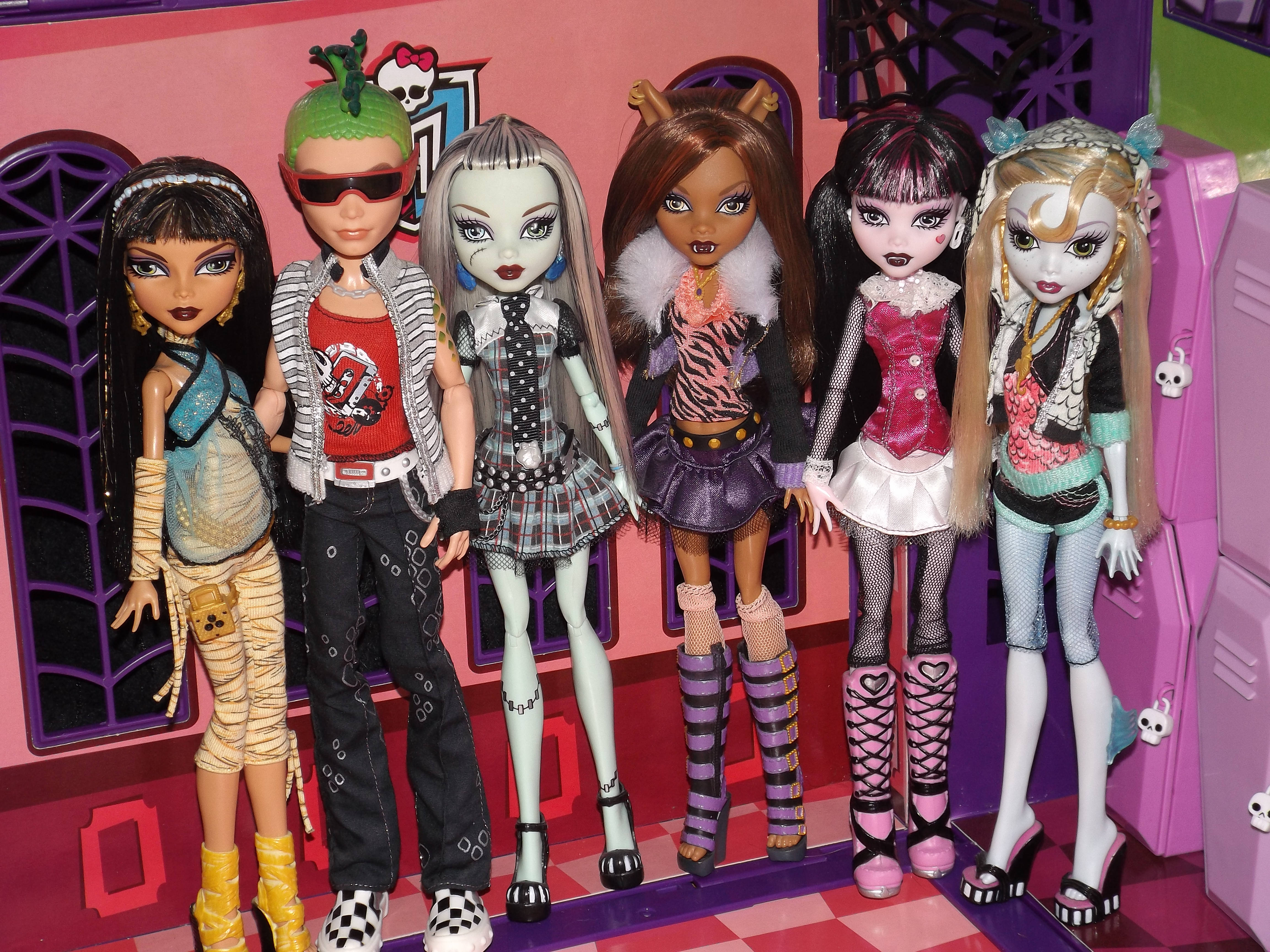 Aesthetic ng Night Out Disco Bratz Wallpaper