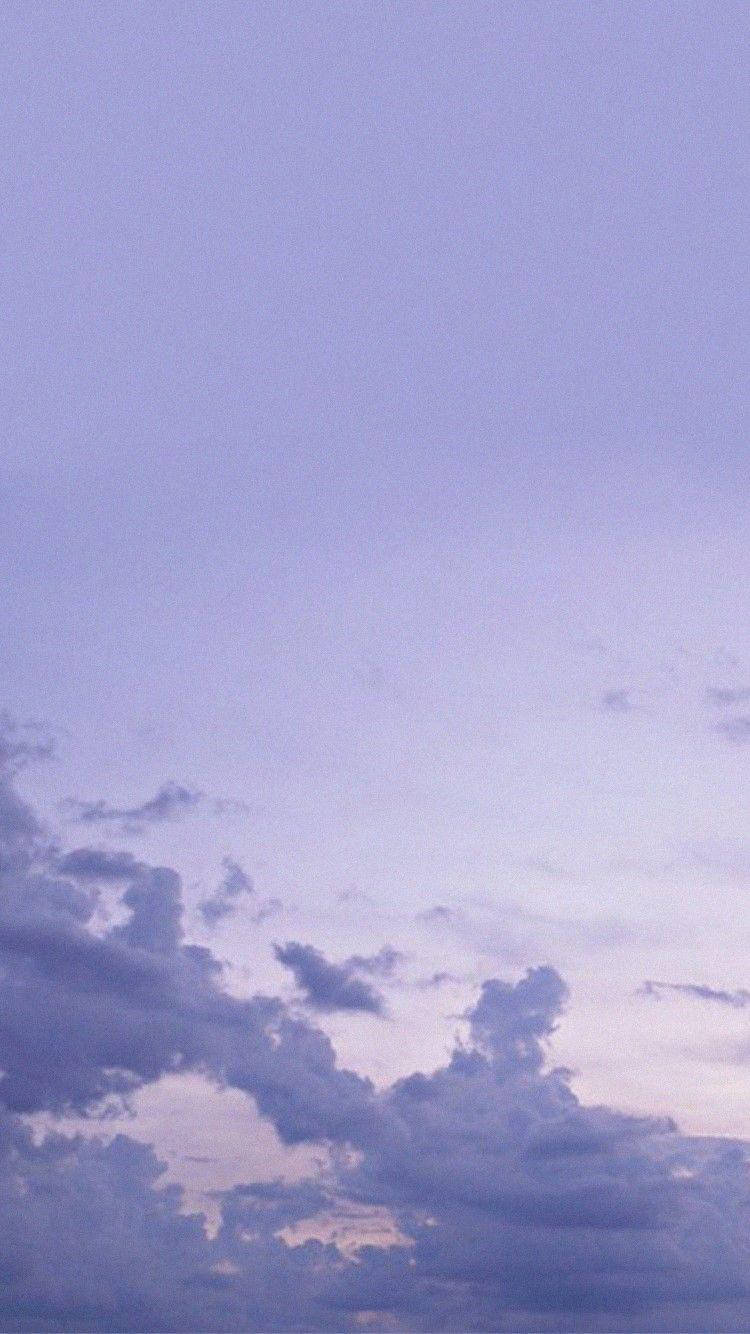 Aesthetic Purple Clouds Para sa iPhone Wallpaper