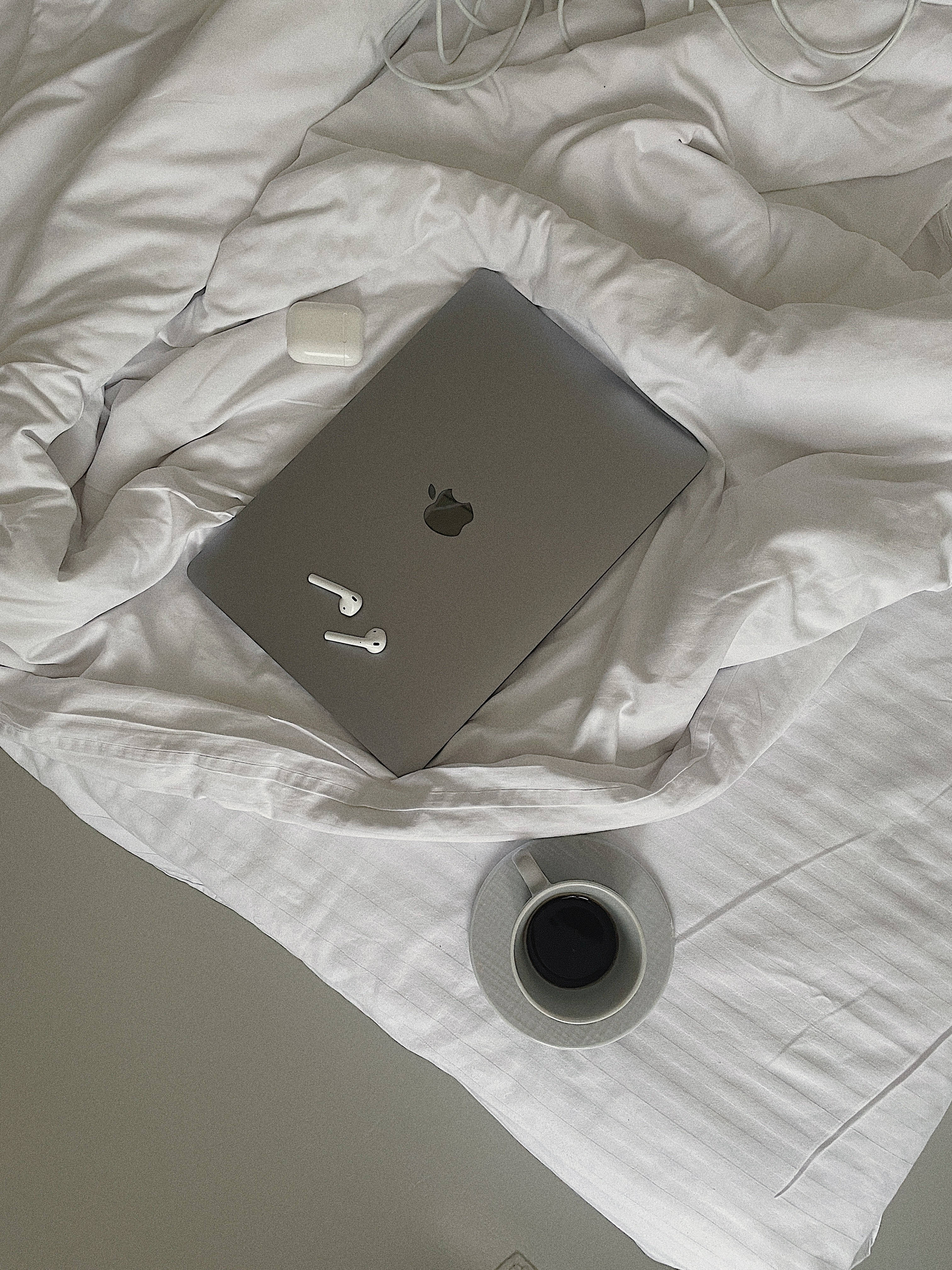 Aesthetic Silver Mac at Airpods Wallpaper