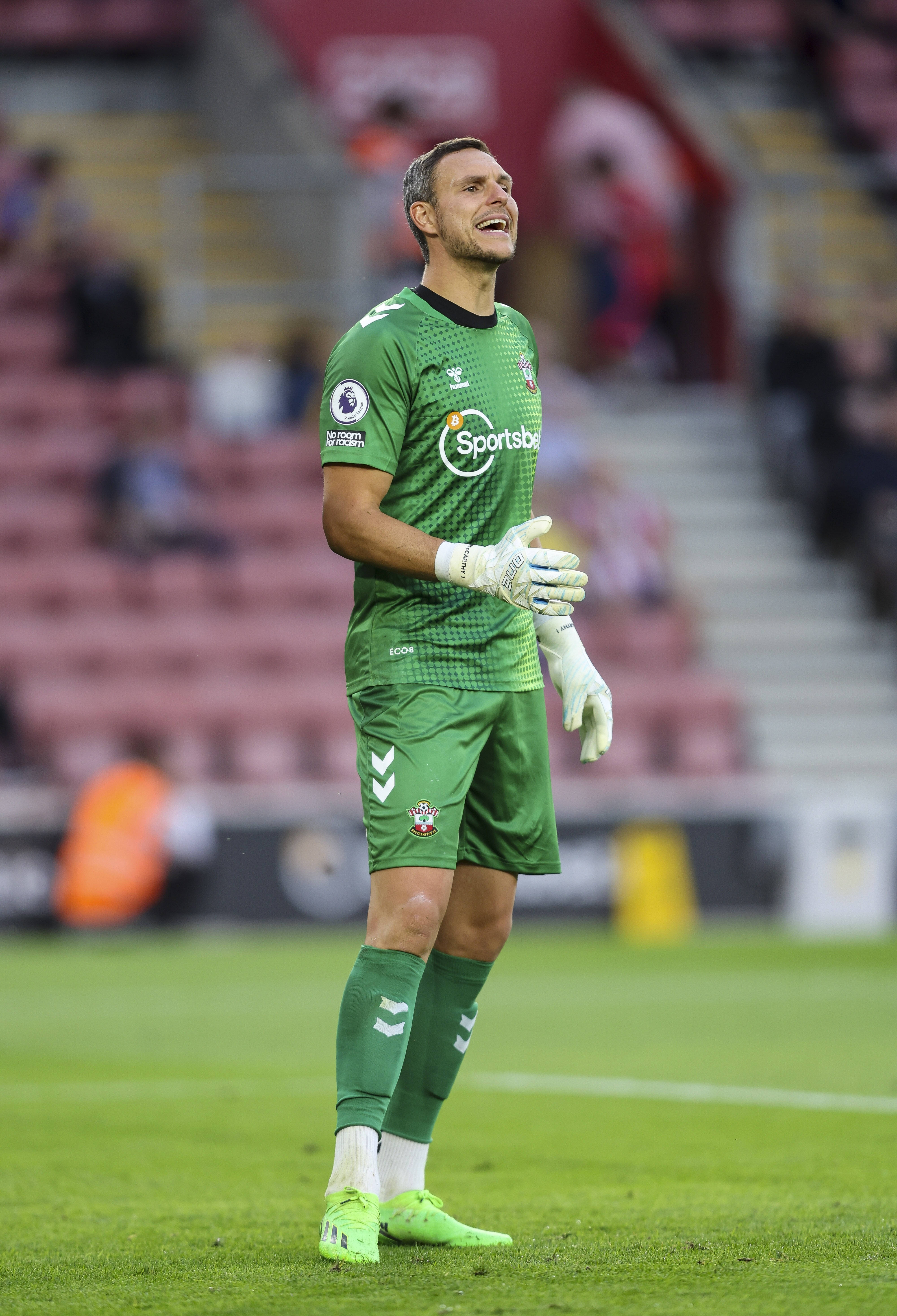Alex McCarthy Sa Isang Football Stadium Wallpaper
