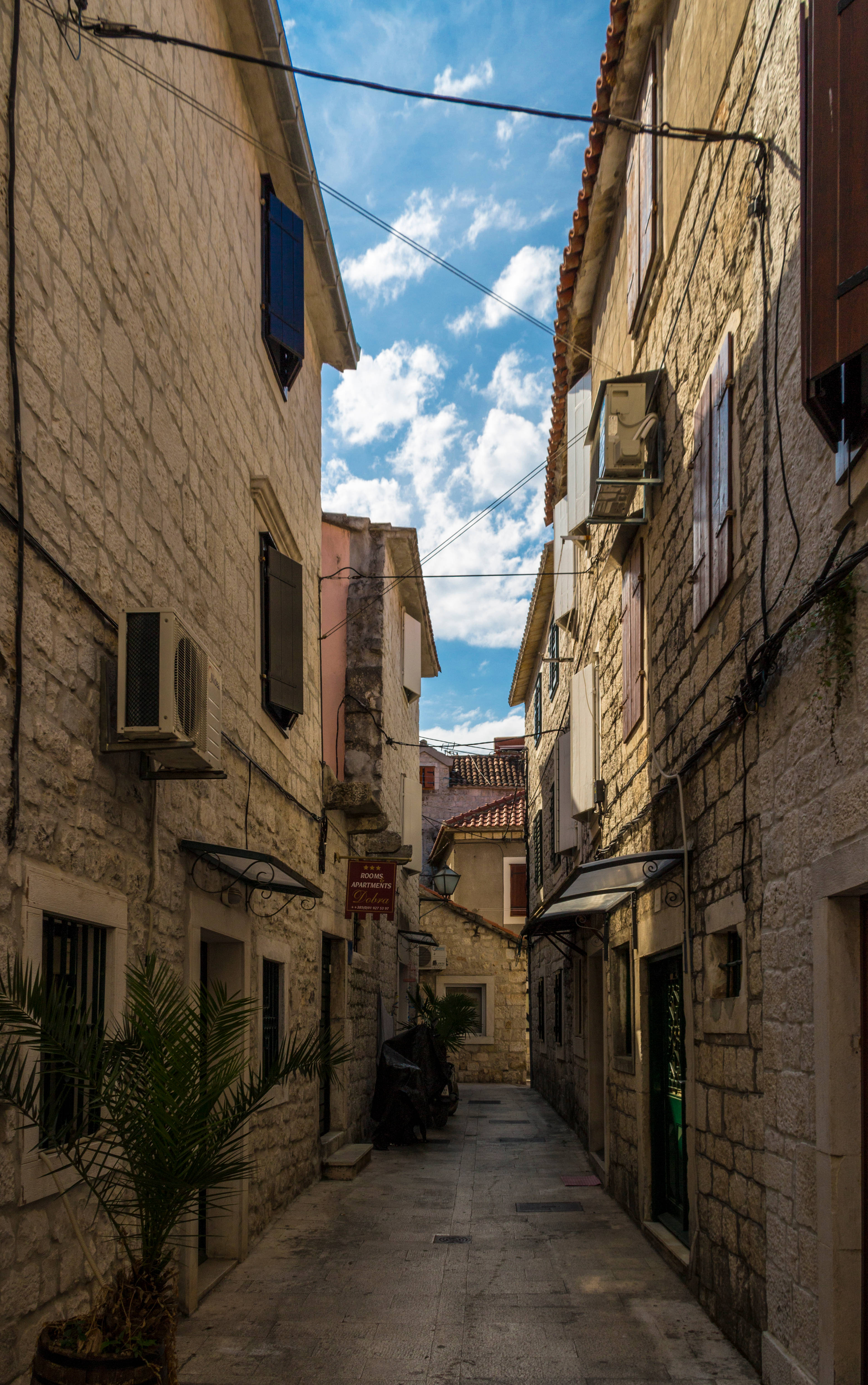 Alley sa Croatia Wallpaper