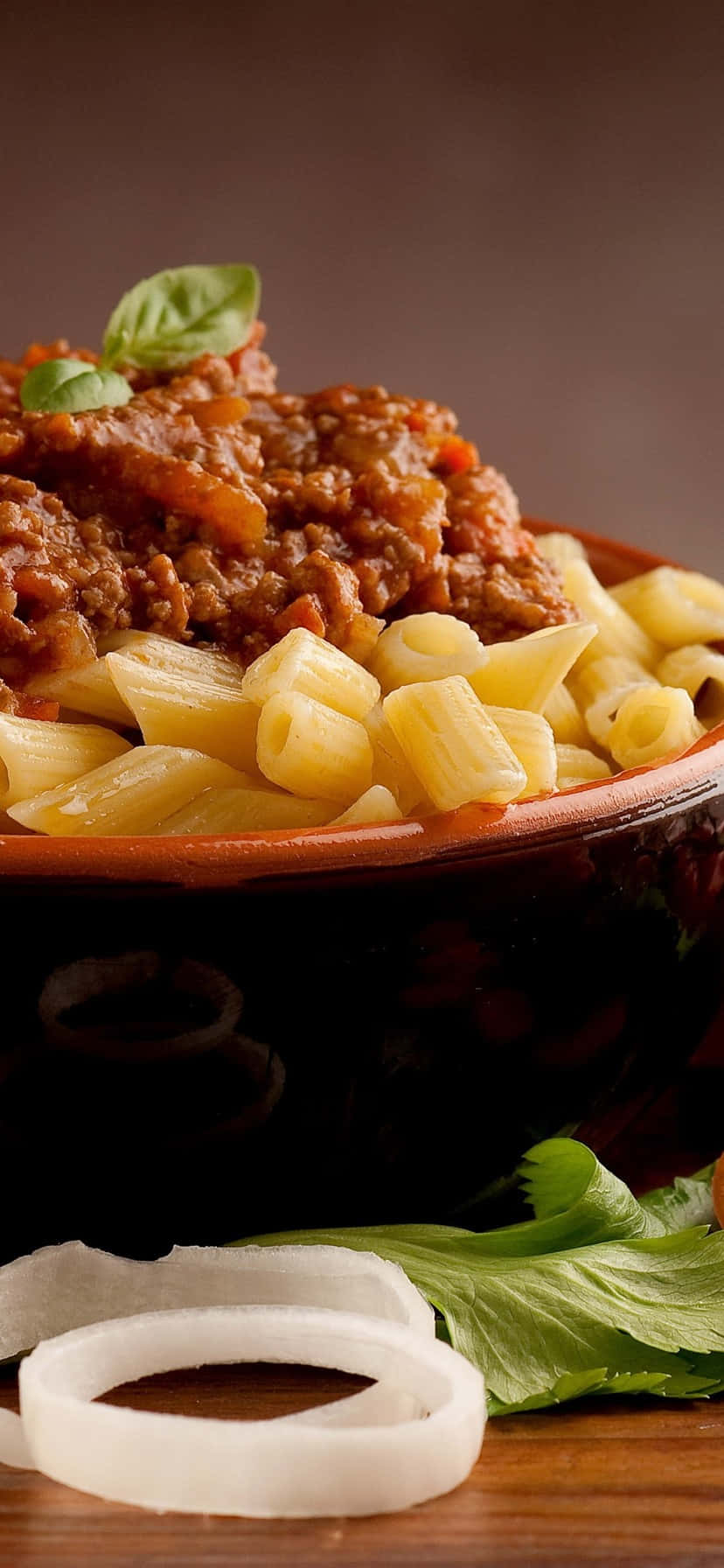 Android Pasta Background Macaroni na may Bolognese Sauce Wallpaper