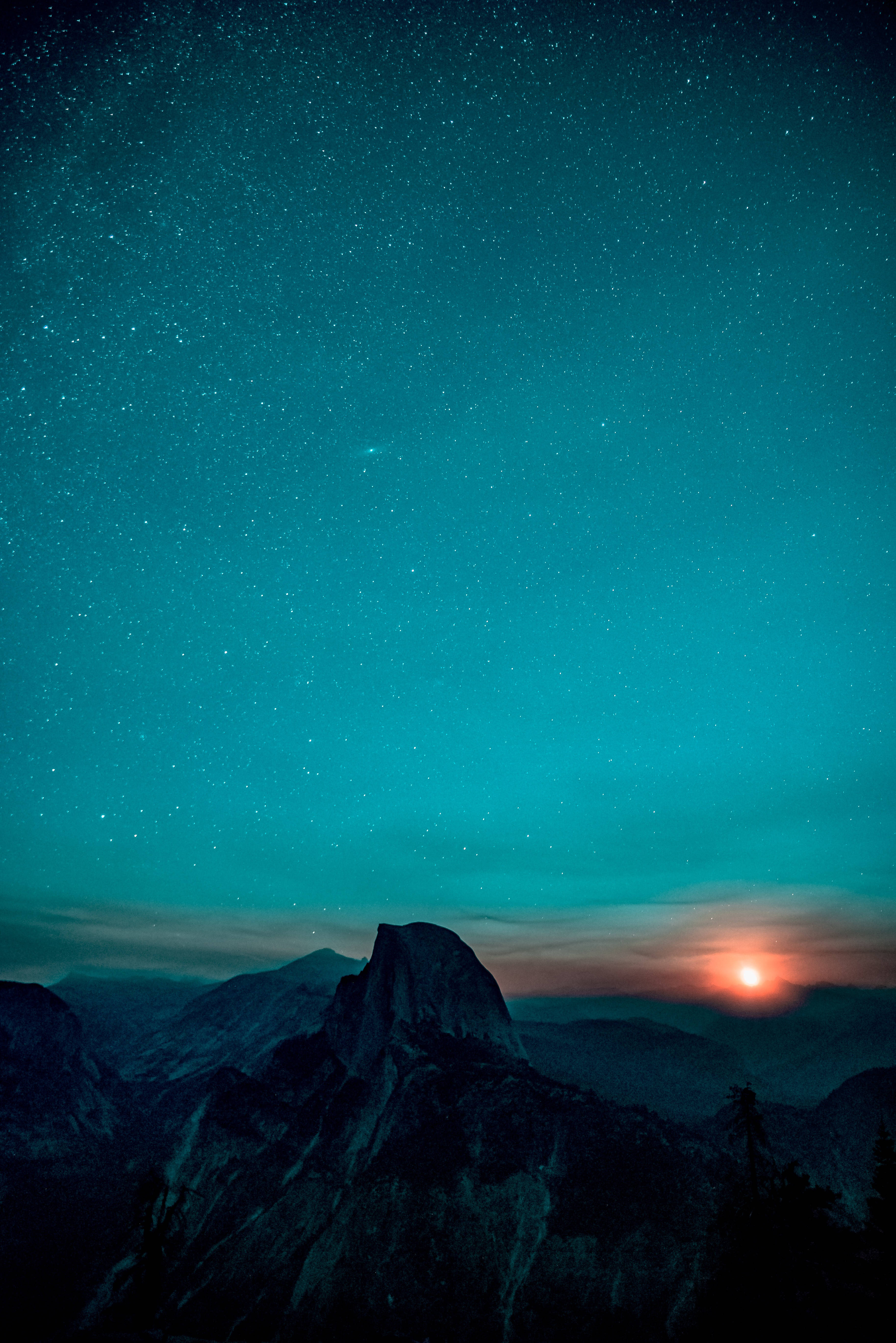 Ang ganda at tahimik na kagandahan ng Yosemite National Park sa pagsikat ng araw. Wallpaper