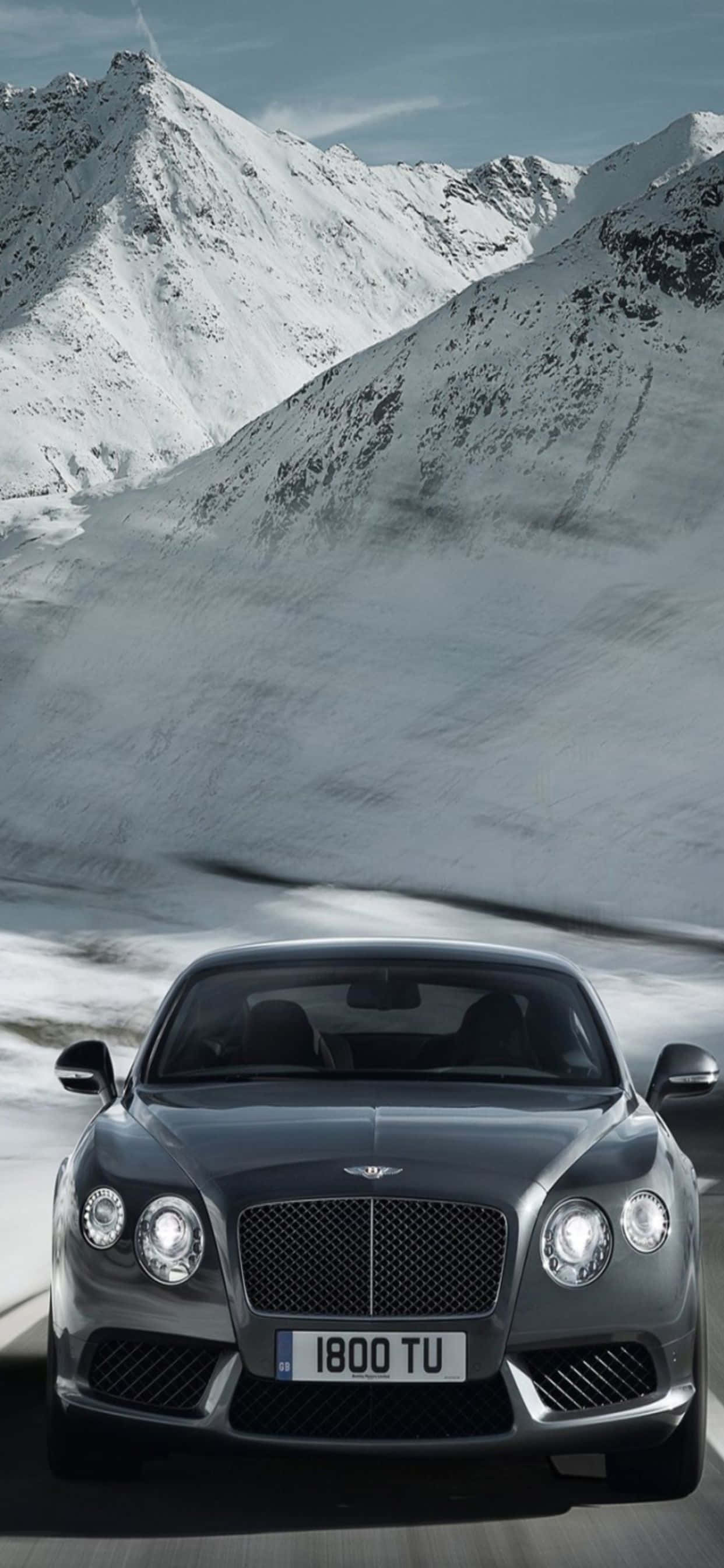 Ang luho ng pagmamay-ari ng isang Bentley iPhone Xs Max Wallpaper