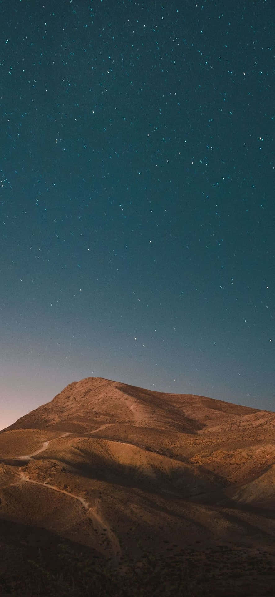 Ang Makinis at Kompaktong iPhone 13 Mini Wallpaper