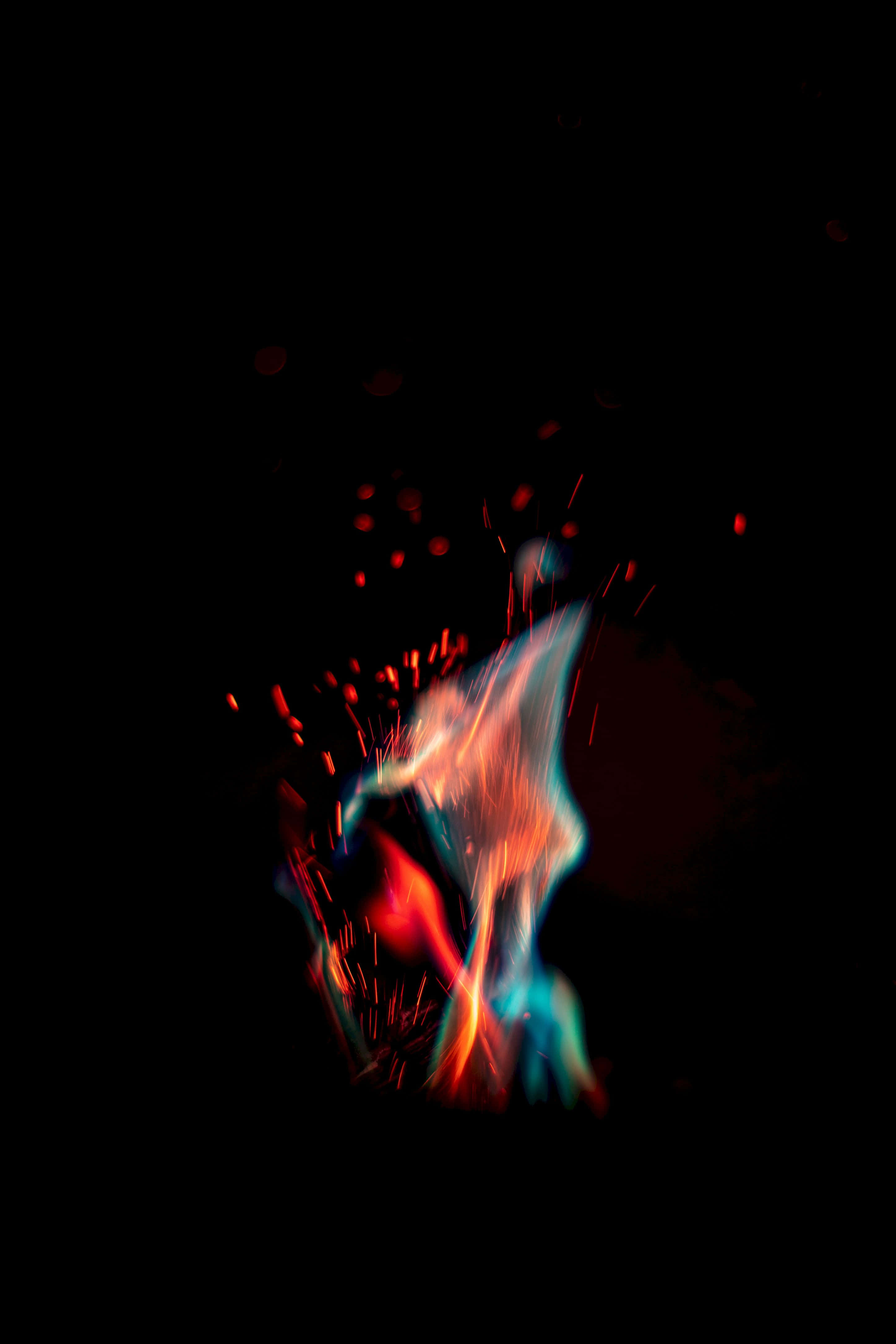 Ang Pagkakaiba ng Pulang Apoy at Asul na Apoy Wallpaper