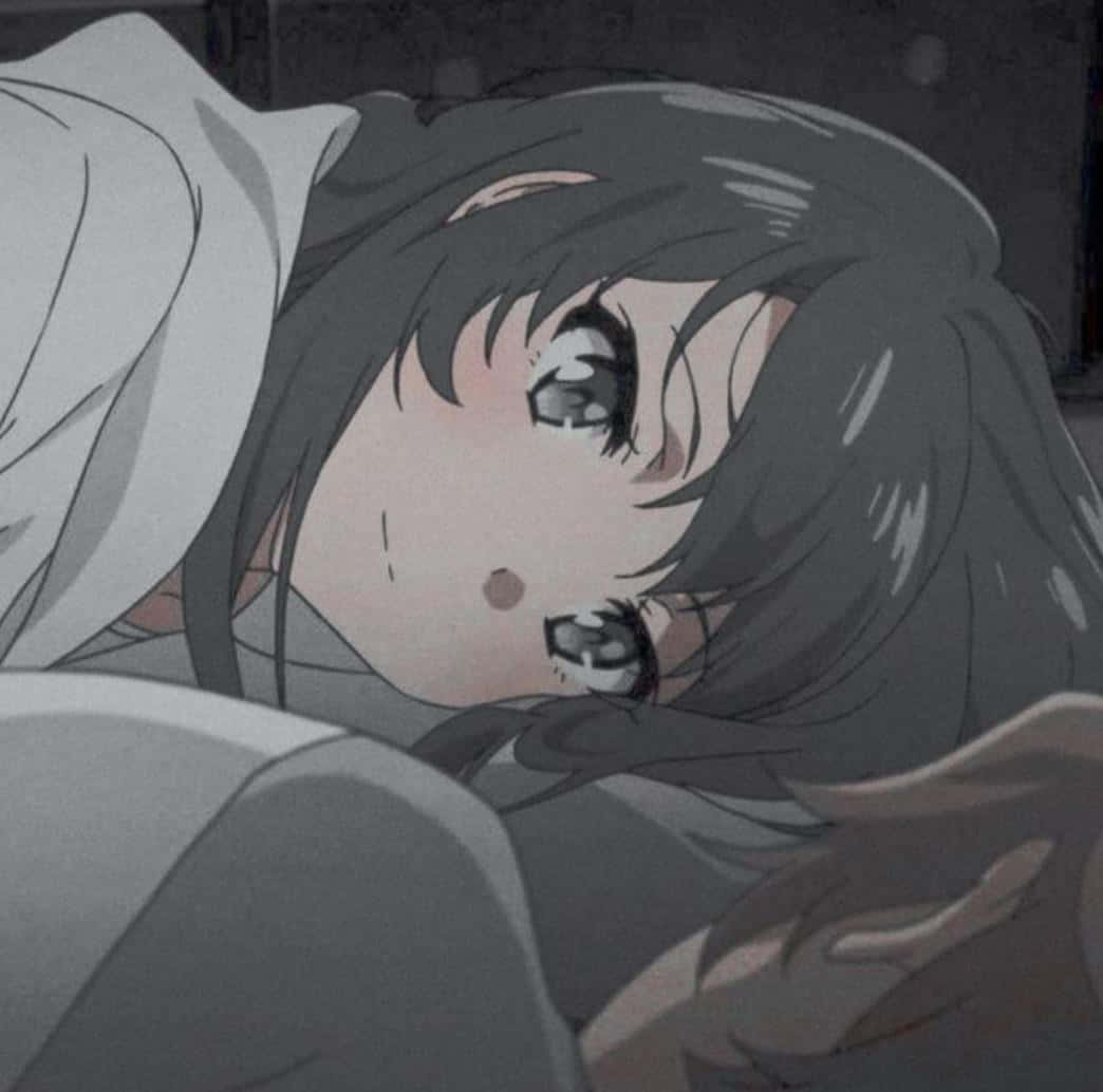Babae na Anime na Nakahiga para sa Matching PFP Wallpaper