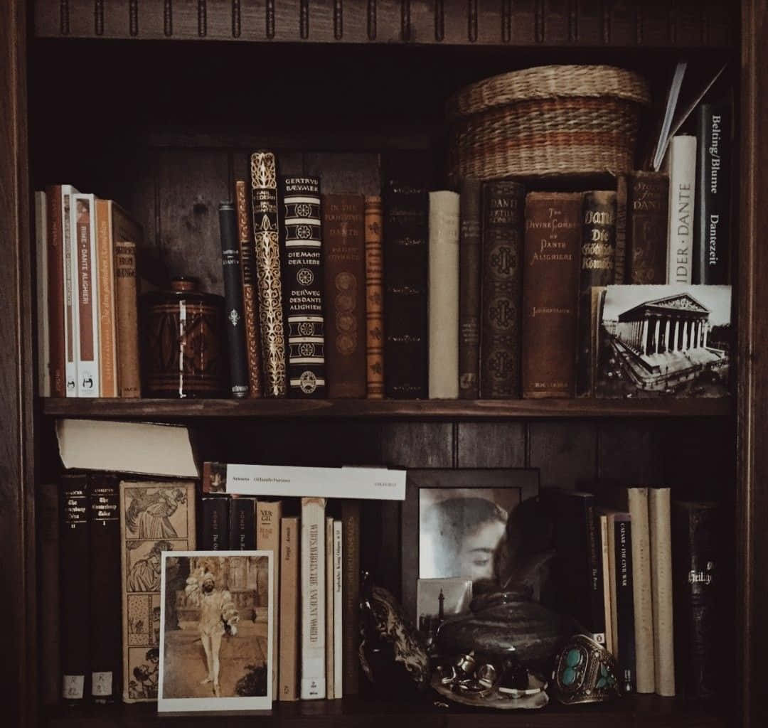 Background ng Dark Academia Wallpaper