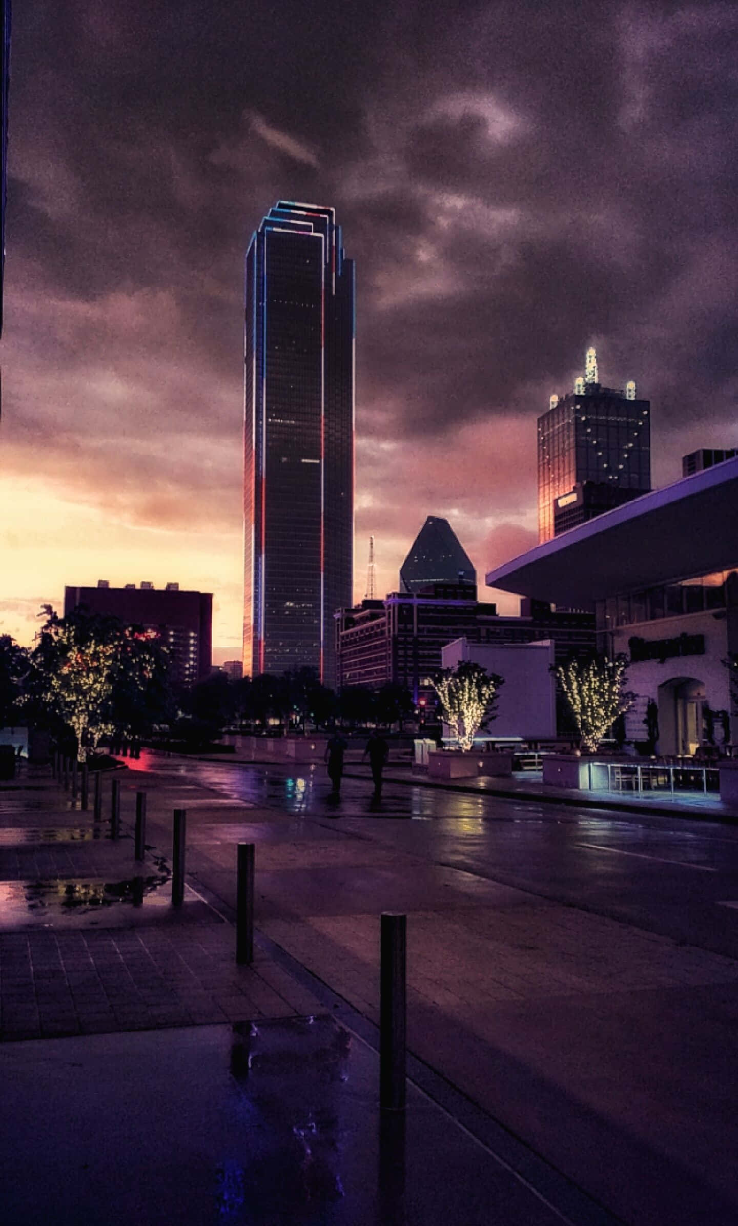 Background ng Dallas County na may Madilim na Ulap Wallpaper