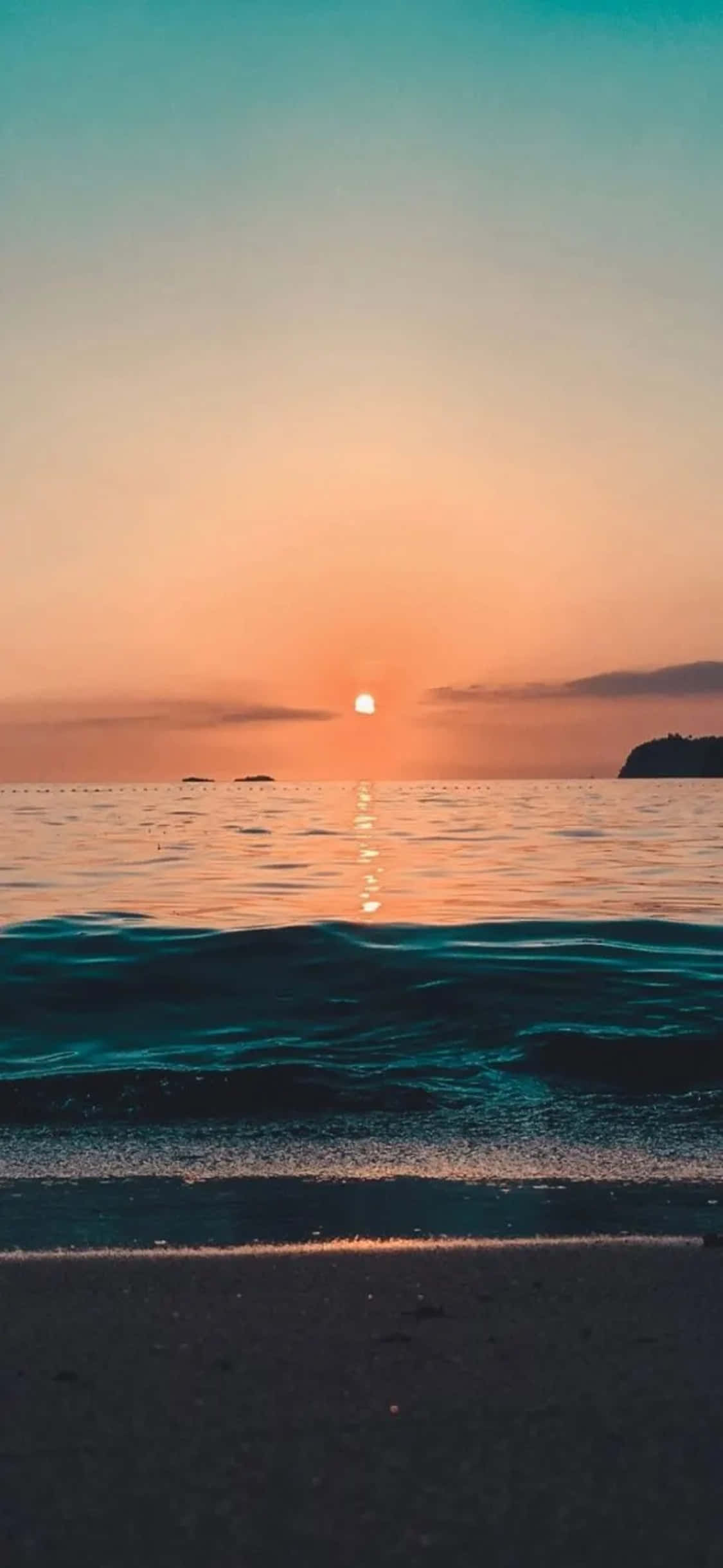 Background ng iPhone XS na Paglubog ng Araw sa Dalampasigan Wallpaper