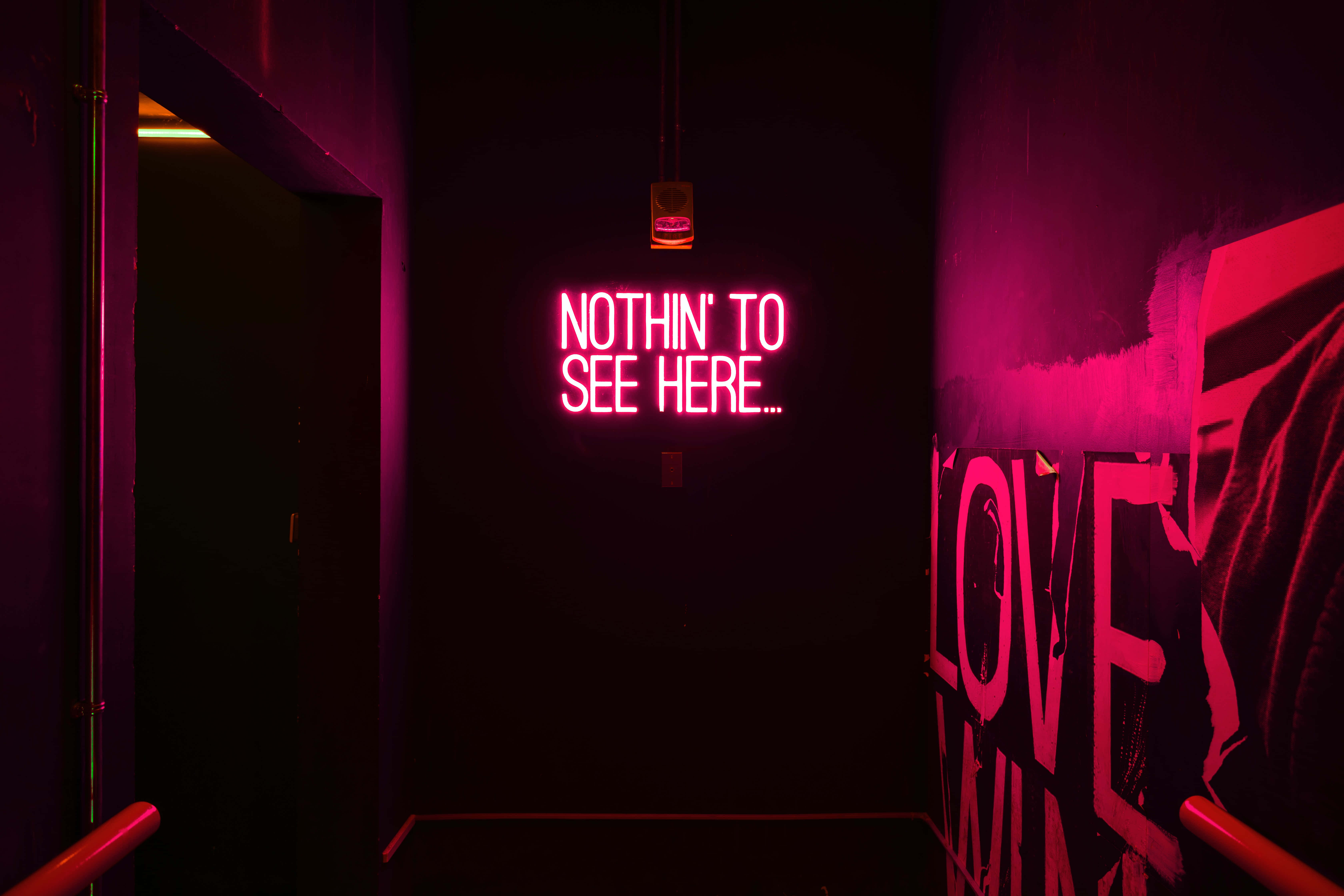 Background ng Neon Red Lights Wallpaper