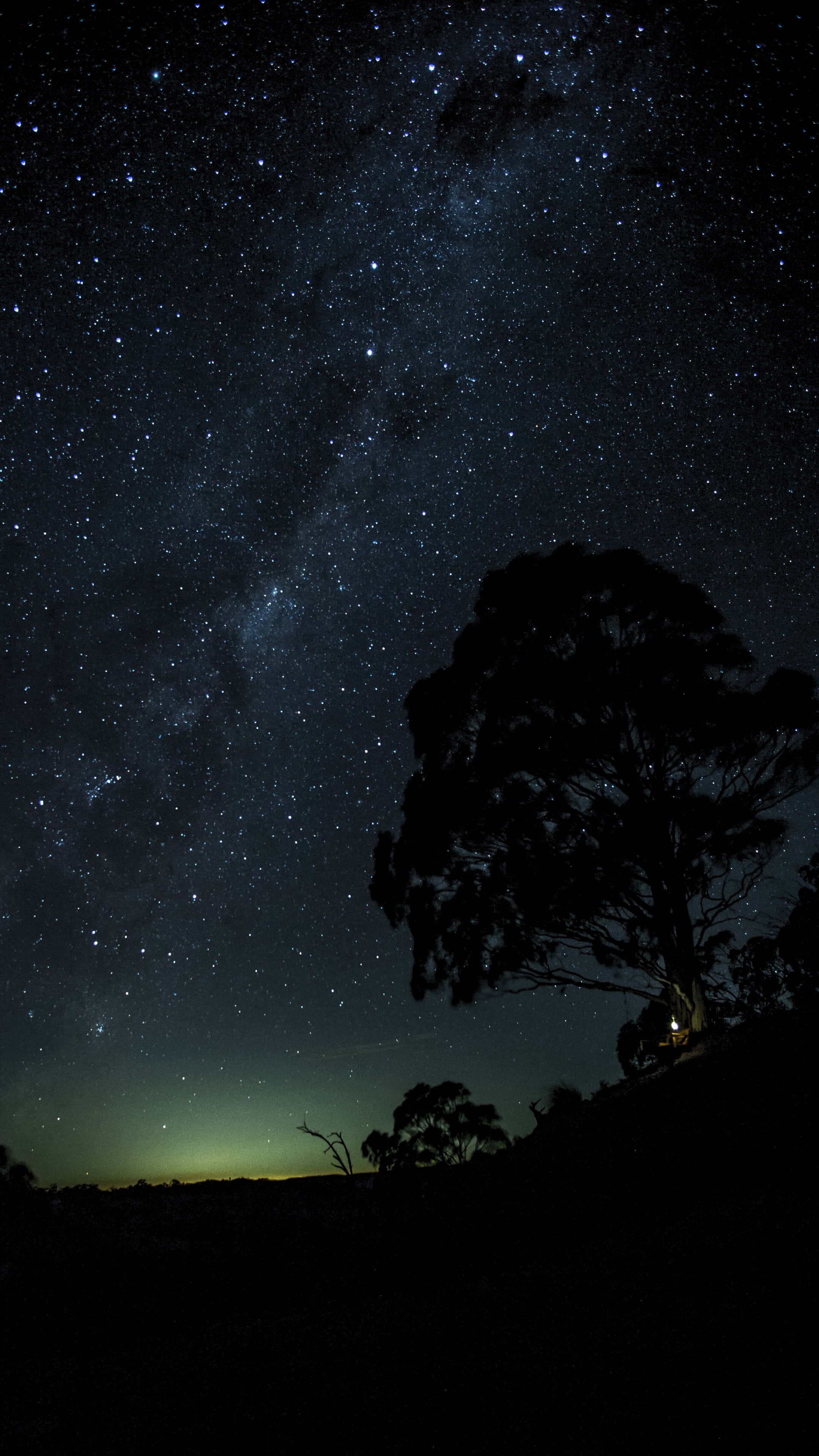 Background ng Night Sky 4K OLED Wallpaper