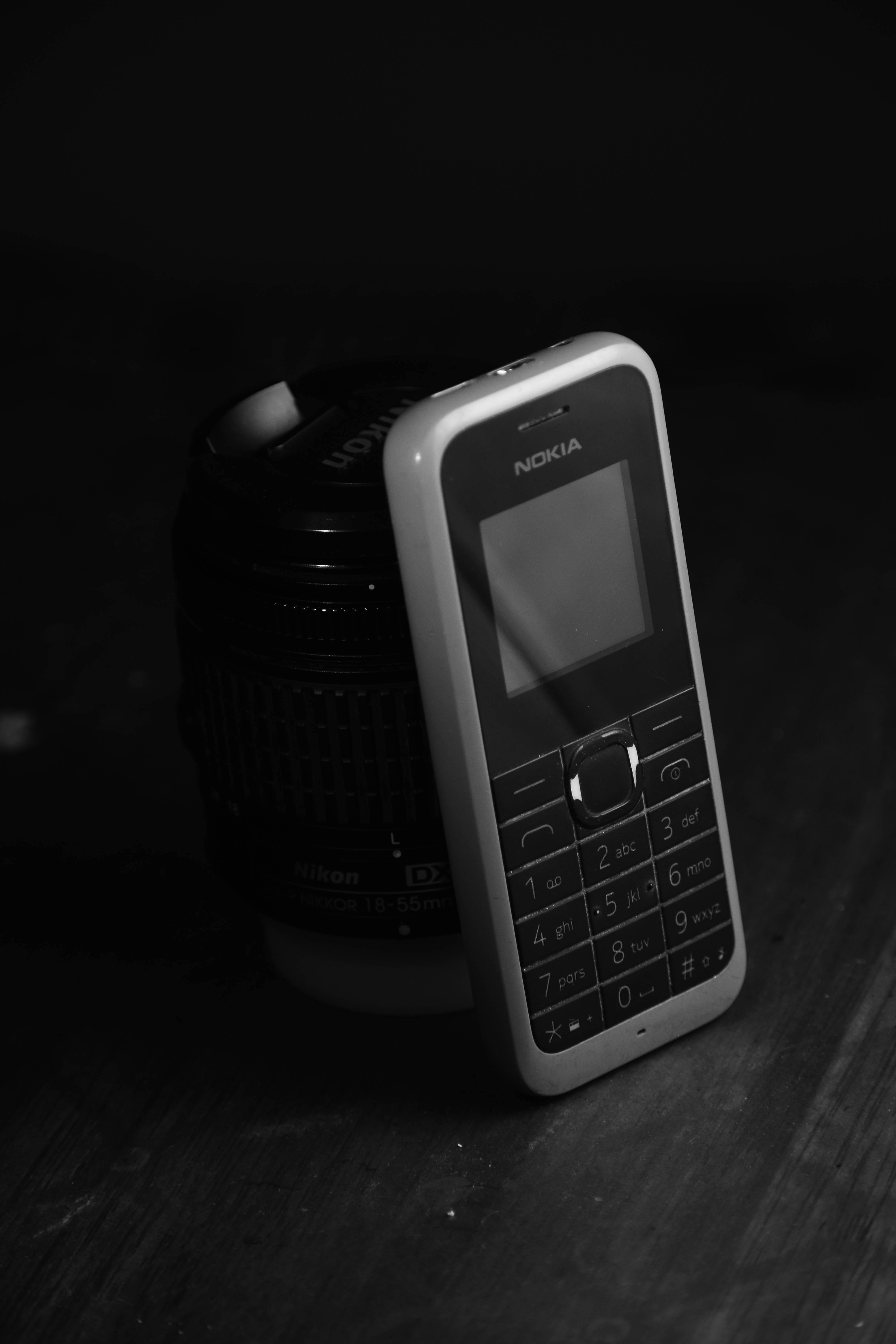 Itim at Gray na Nokia 105 Wallpaper