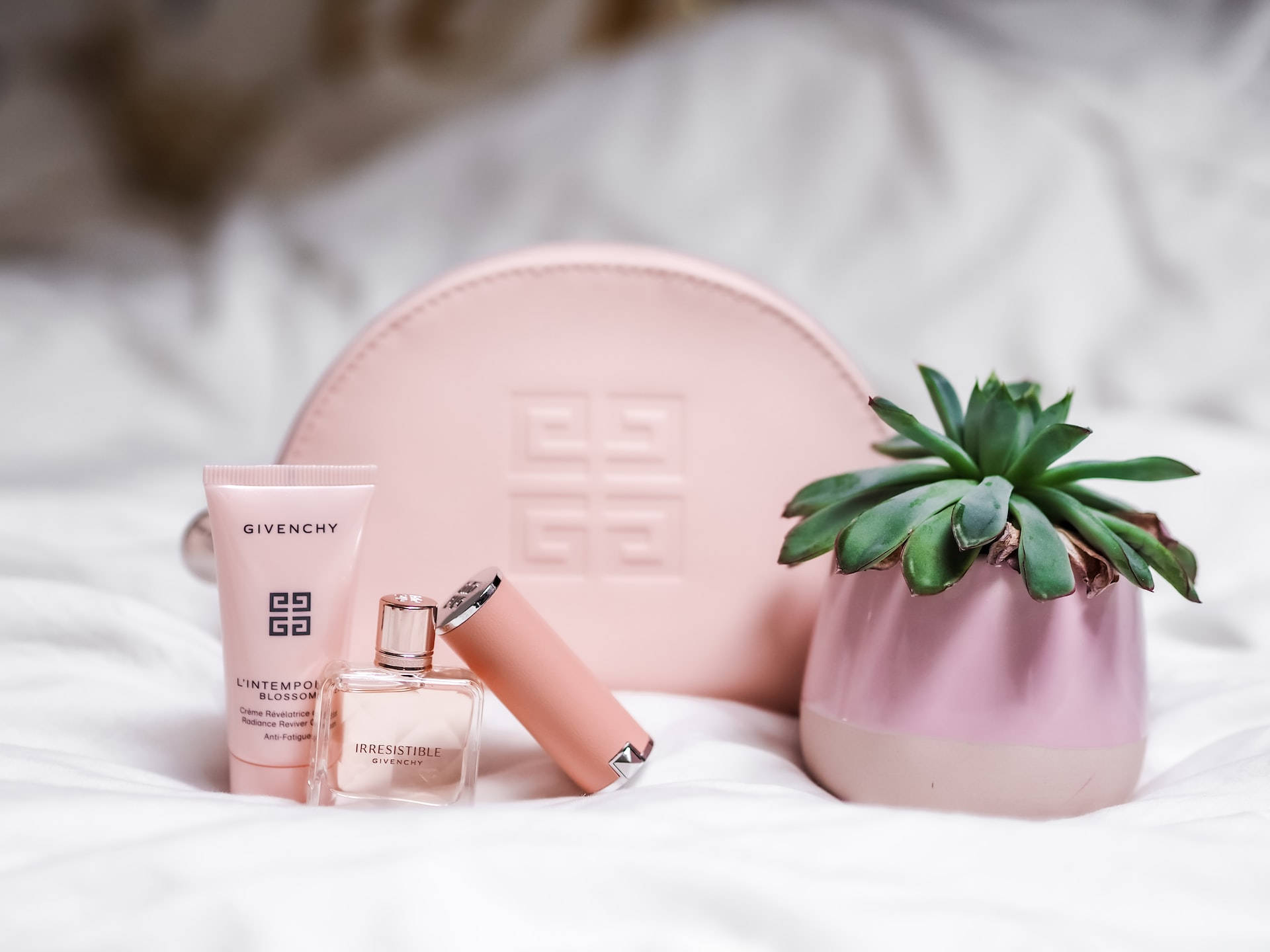 Bote ng Lotion na Rose Gold Aesthetic Wallpaper