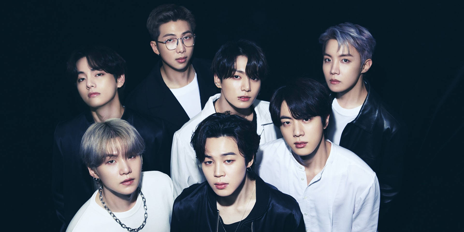 BTS Desktop Wallpaper na Itim at Puti Wallpaper