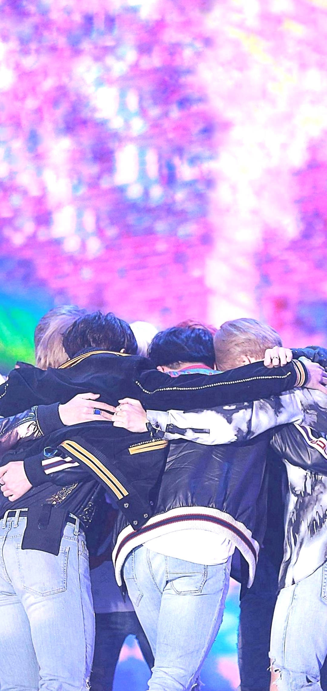 BTS Lockscreen Group Hug Wallpaper