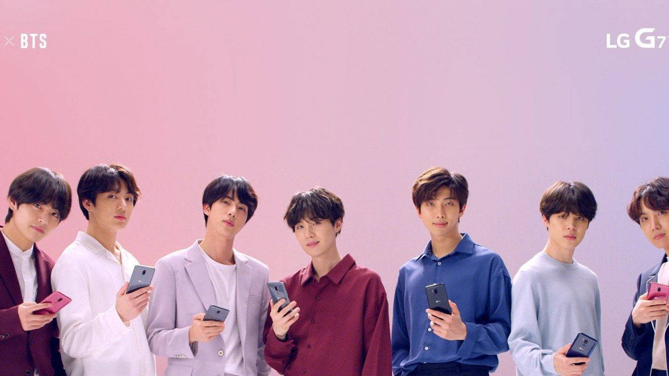 BTS na May Hawak na LG Phones Laptop Wallpaper