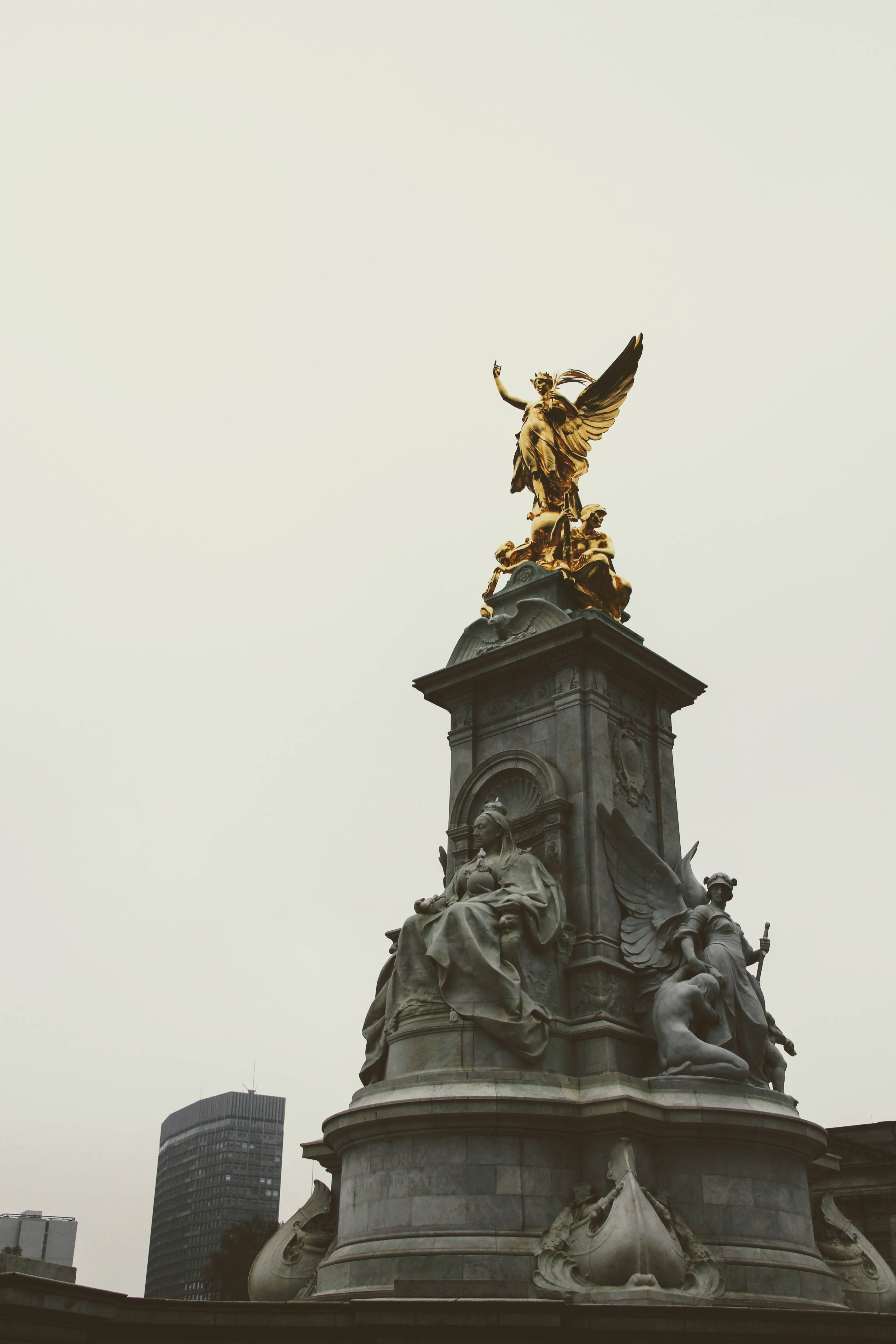 Sculpture ng Buckingham Palace Wallpaper