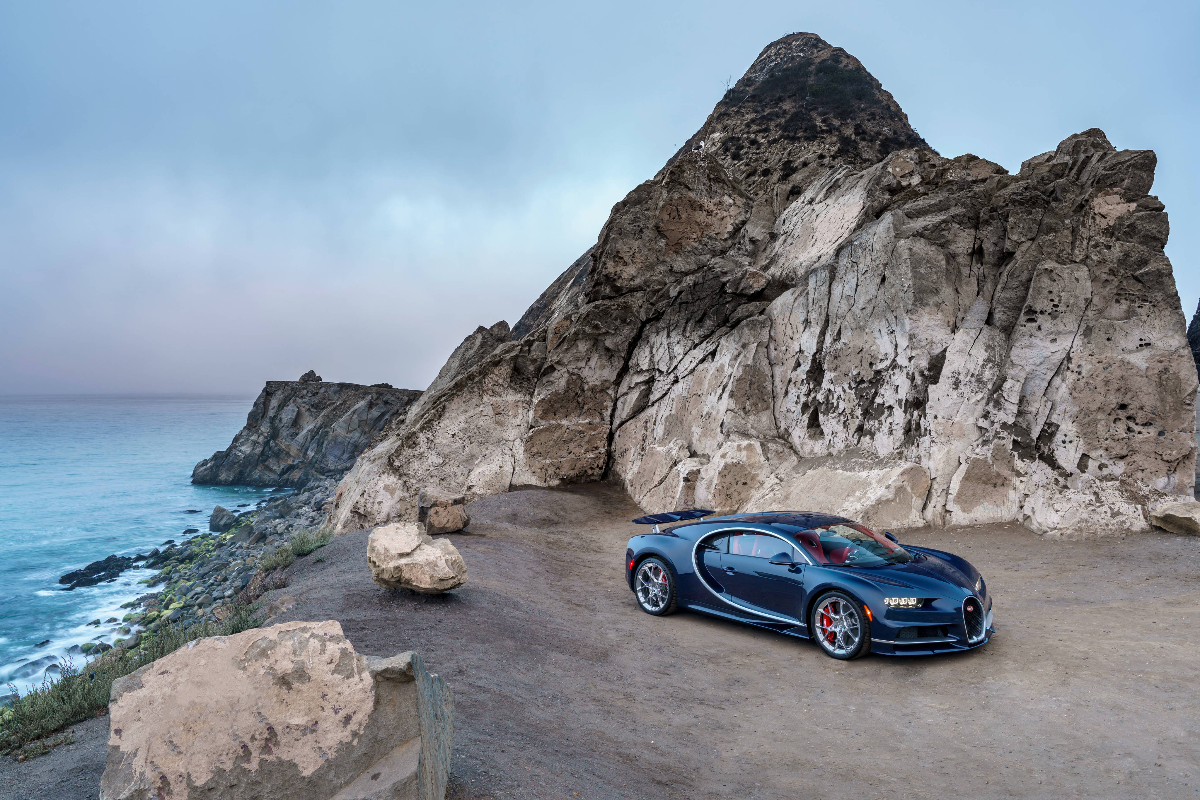Bugatti Chiron sa Tabing-Dagat Wallpaper
