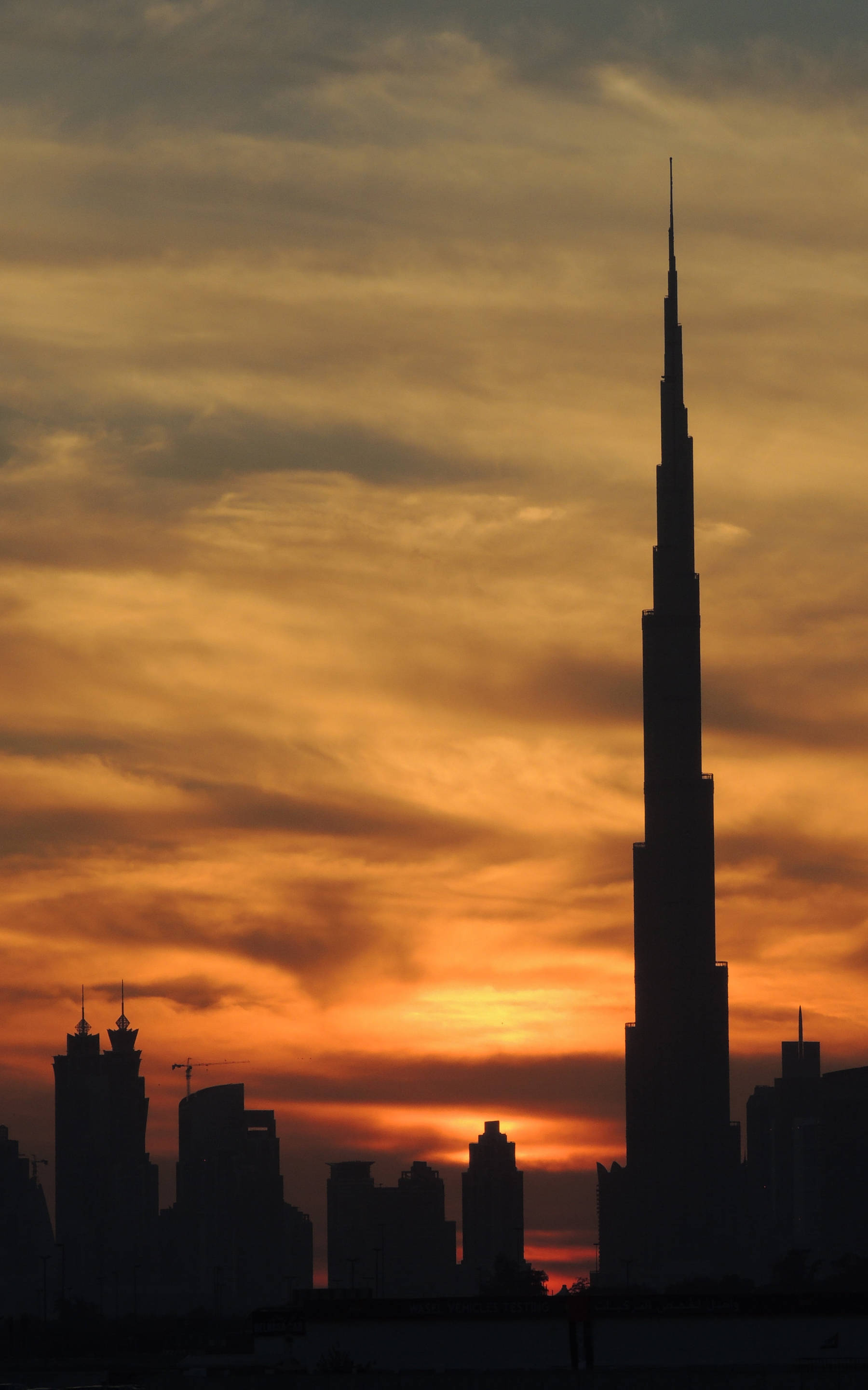 Burj Khalifa Paglubog ng Araw Silhouette Wallpaper