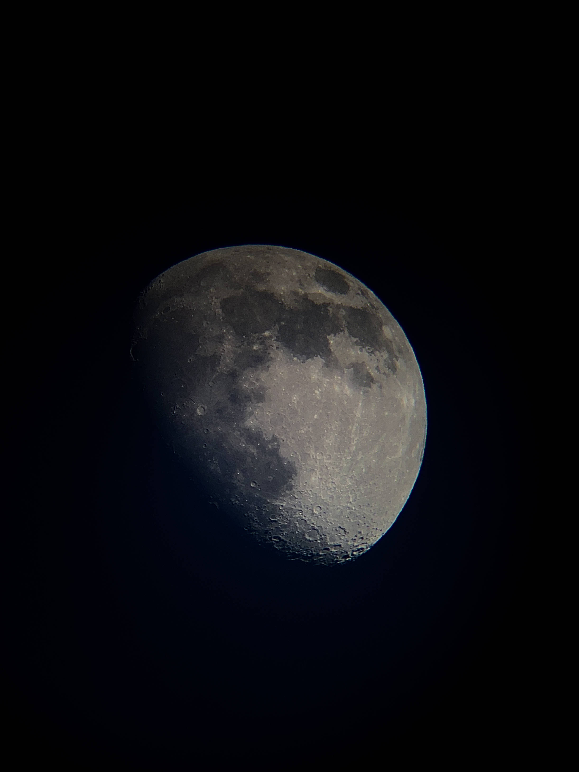 Buwan na May mga Bunganga Space iPhone Wallpaper