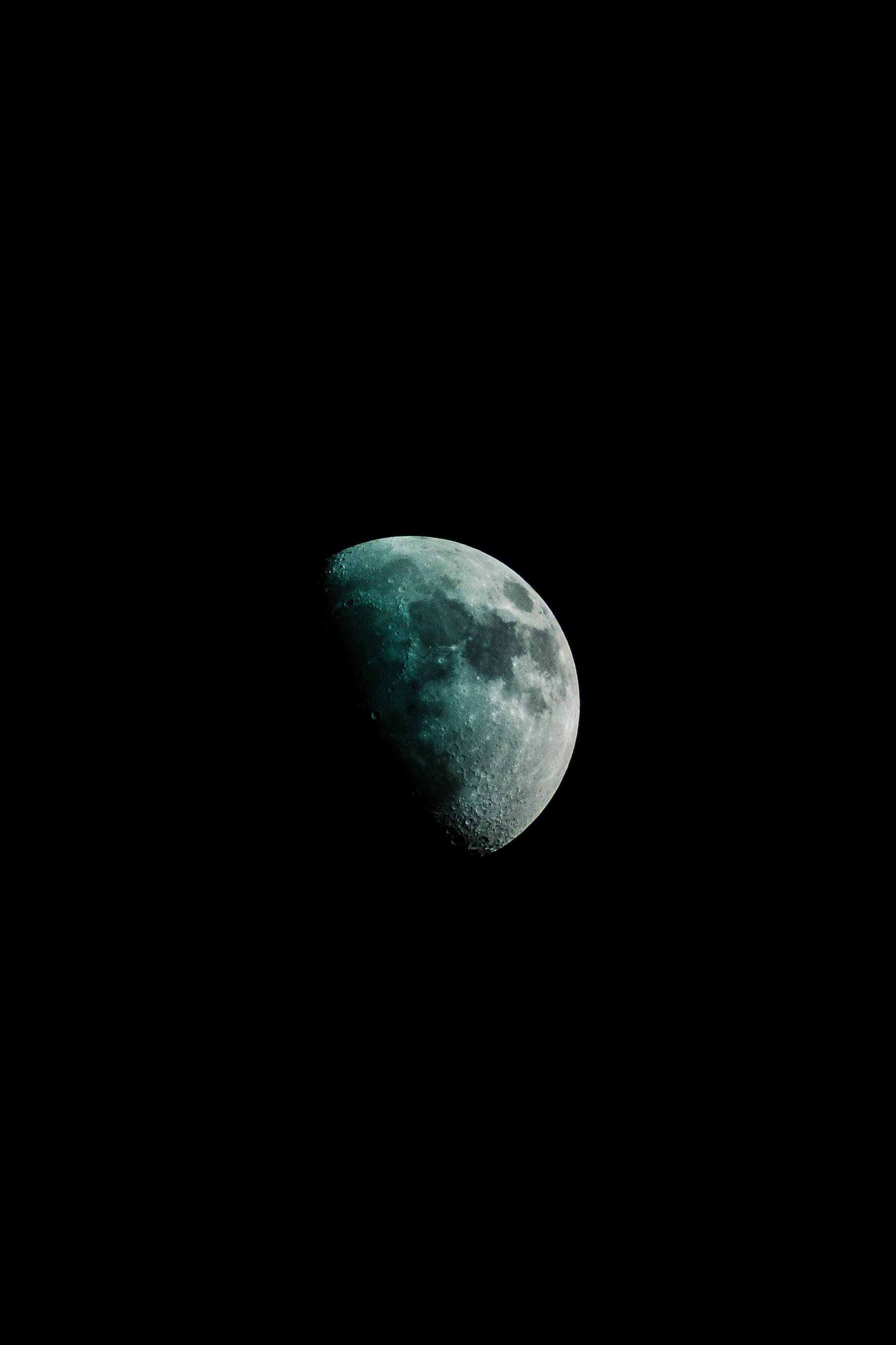 Buwan sa Kalawakan 4K Phone Wallpaper