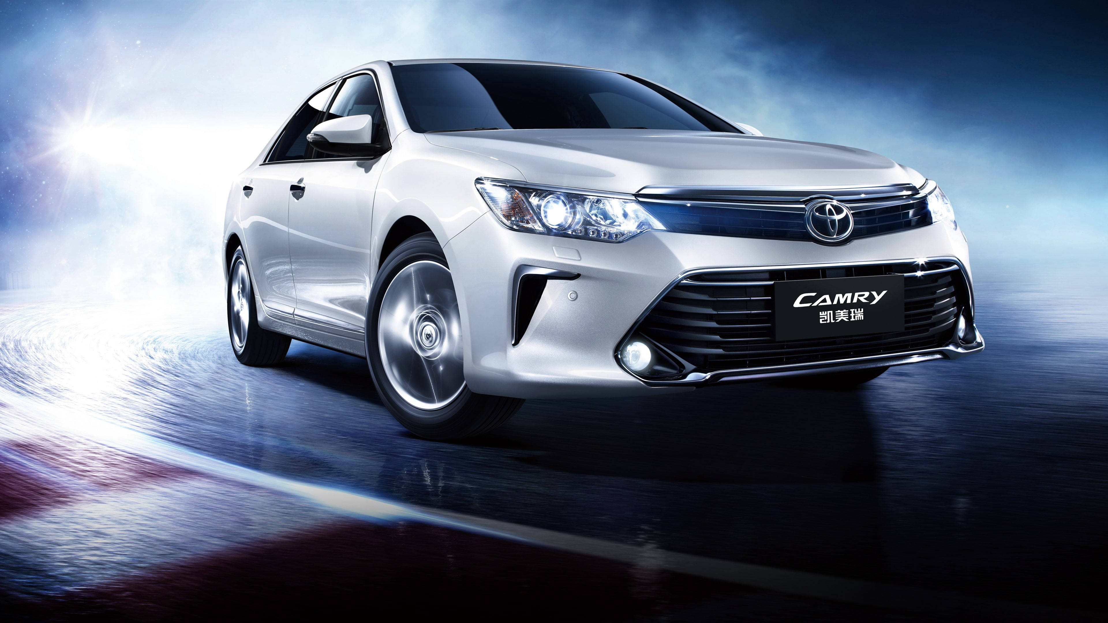 Camry White Toyota 4K na May Usok Wallpaper