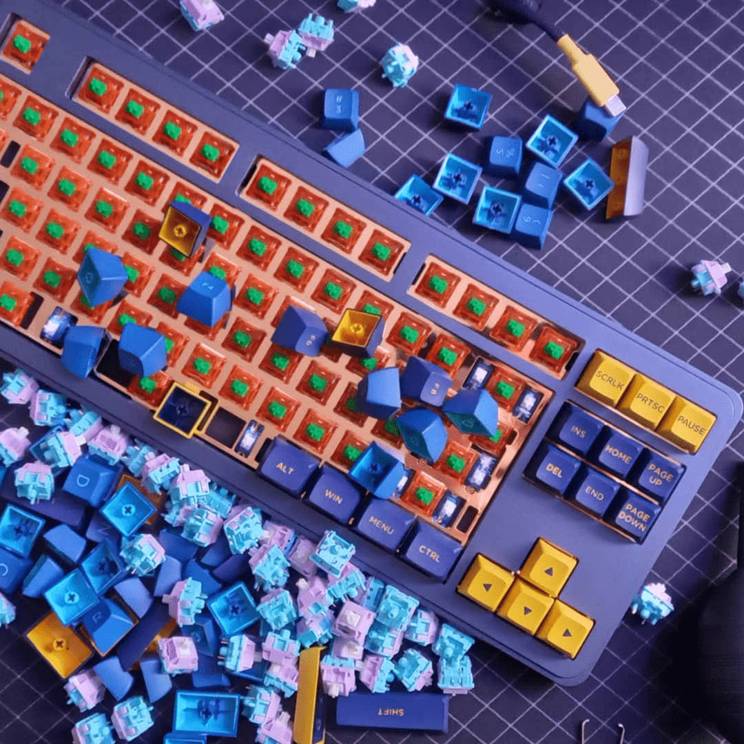Caption: Makabagong Wireless Mechanical Keyboard para sa Modernong Opisina Wallpaper