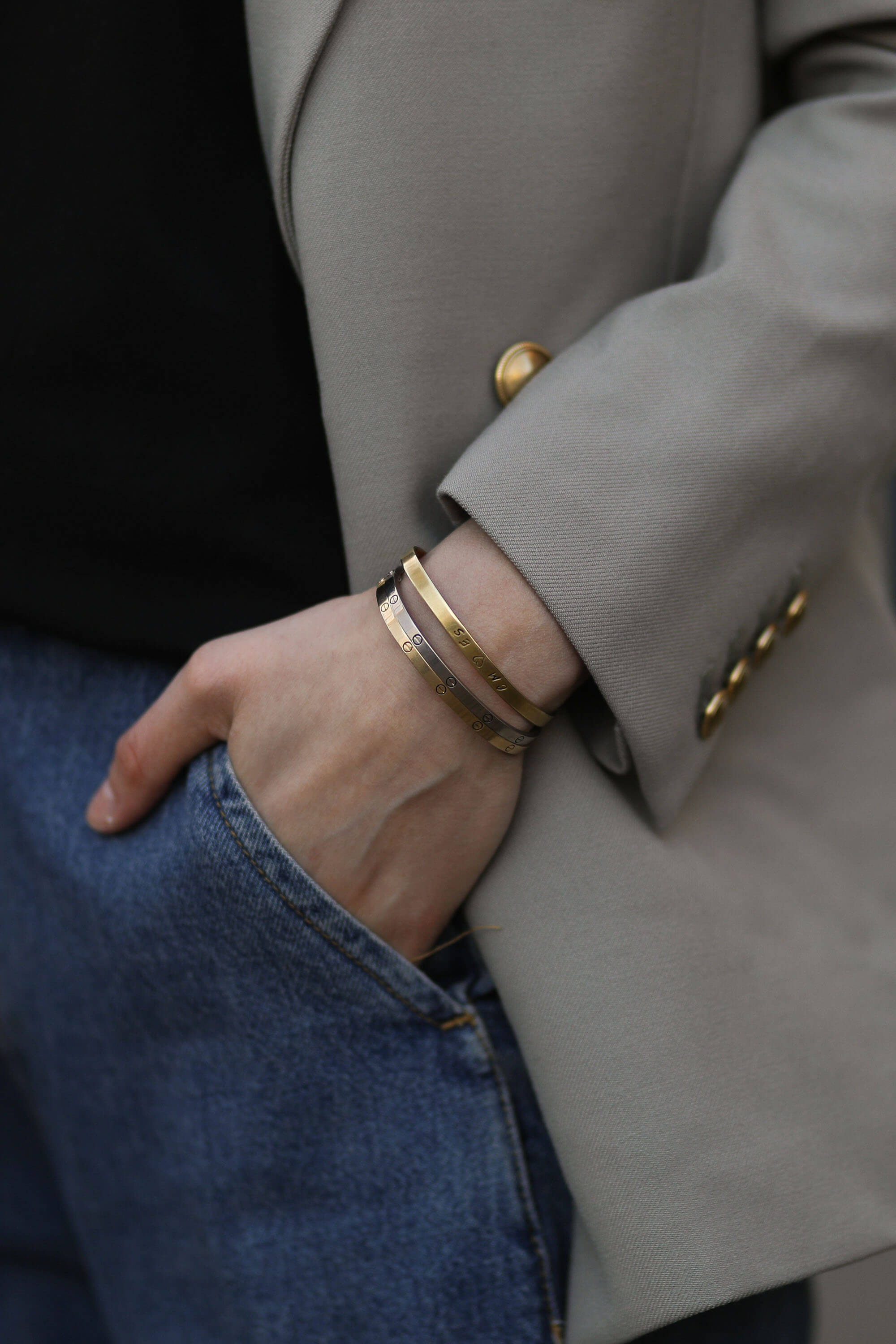 Cartier ng mga Lalaki na Naka-Suit Wallpaper
