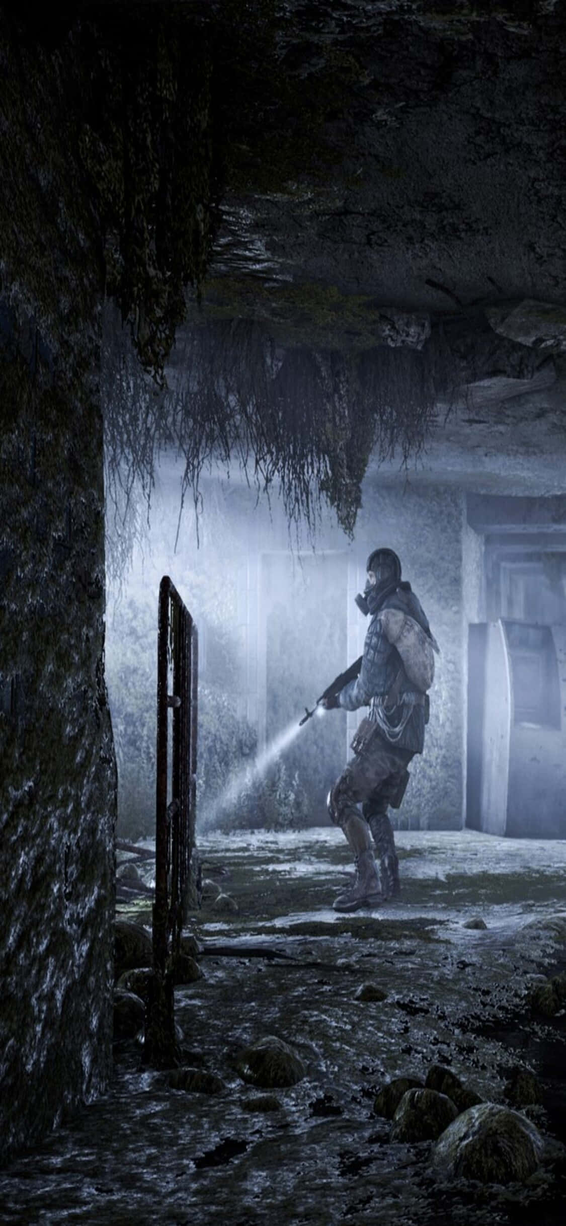 Karakter na may Flashlight iPhone X Metro Last Light Background Wallpaper