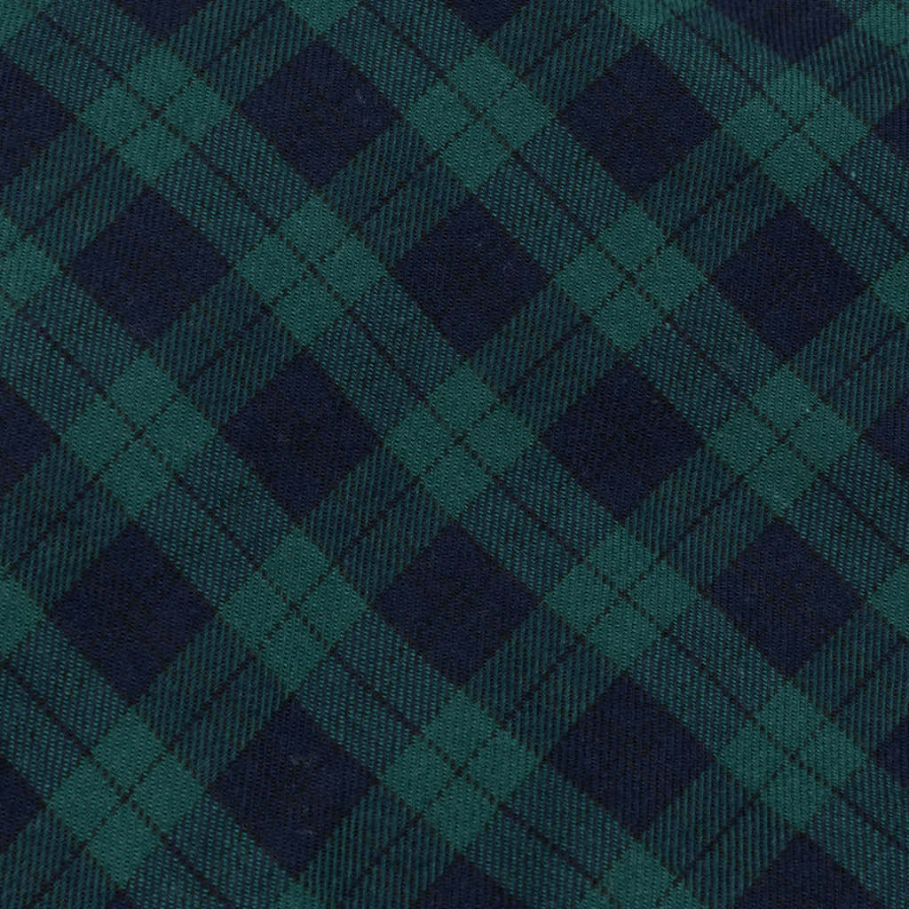 close up ng isang berde at itim na plaid na kurbata Wallpaper