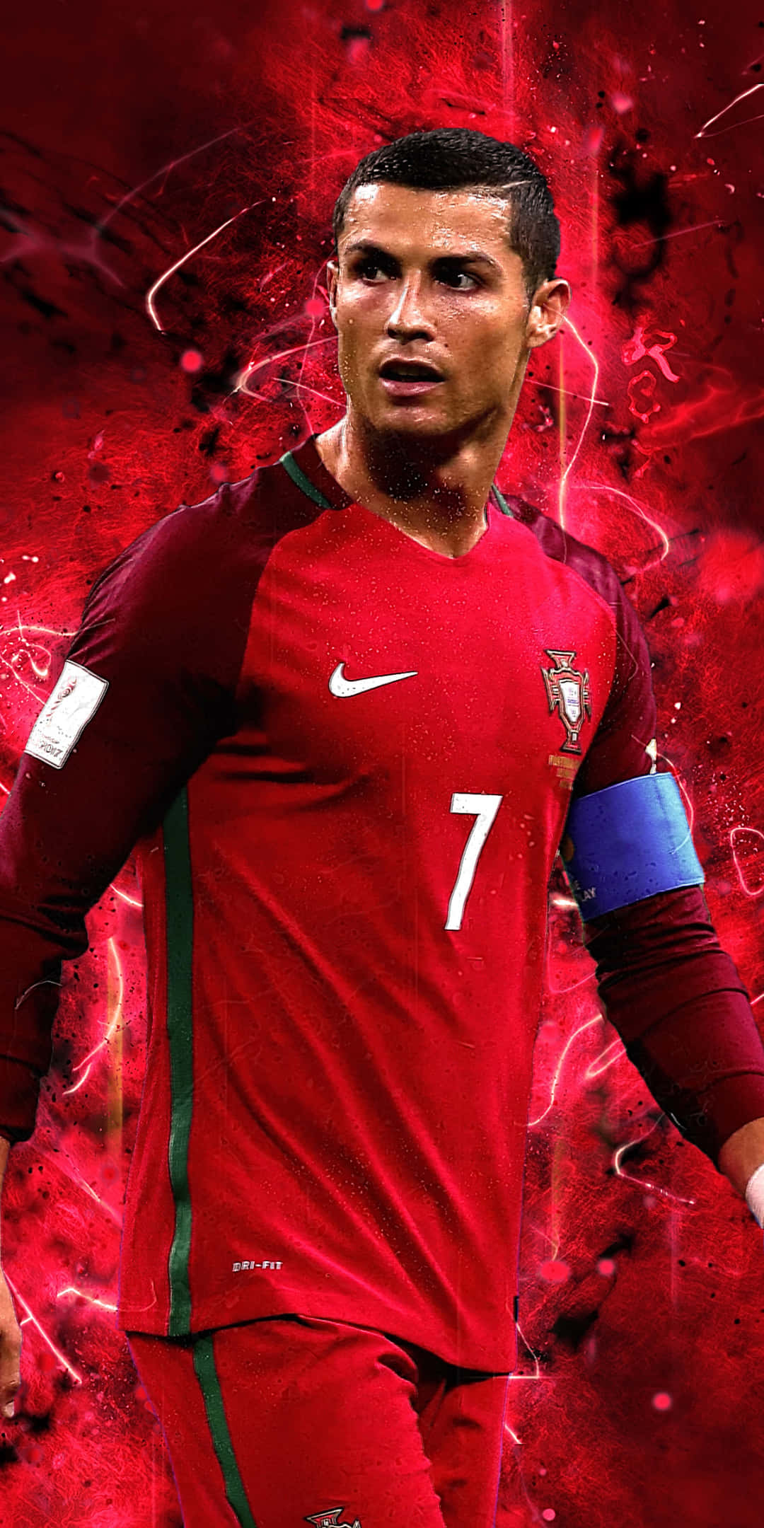 Cristiano Ronaldo na malakas na sumisipa ng bola sa field Wallpaper