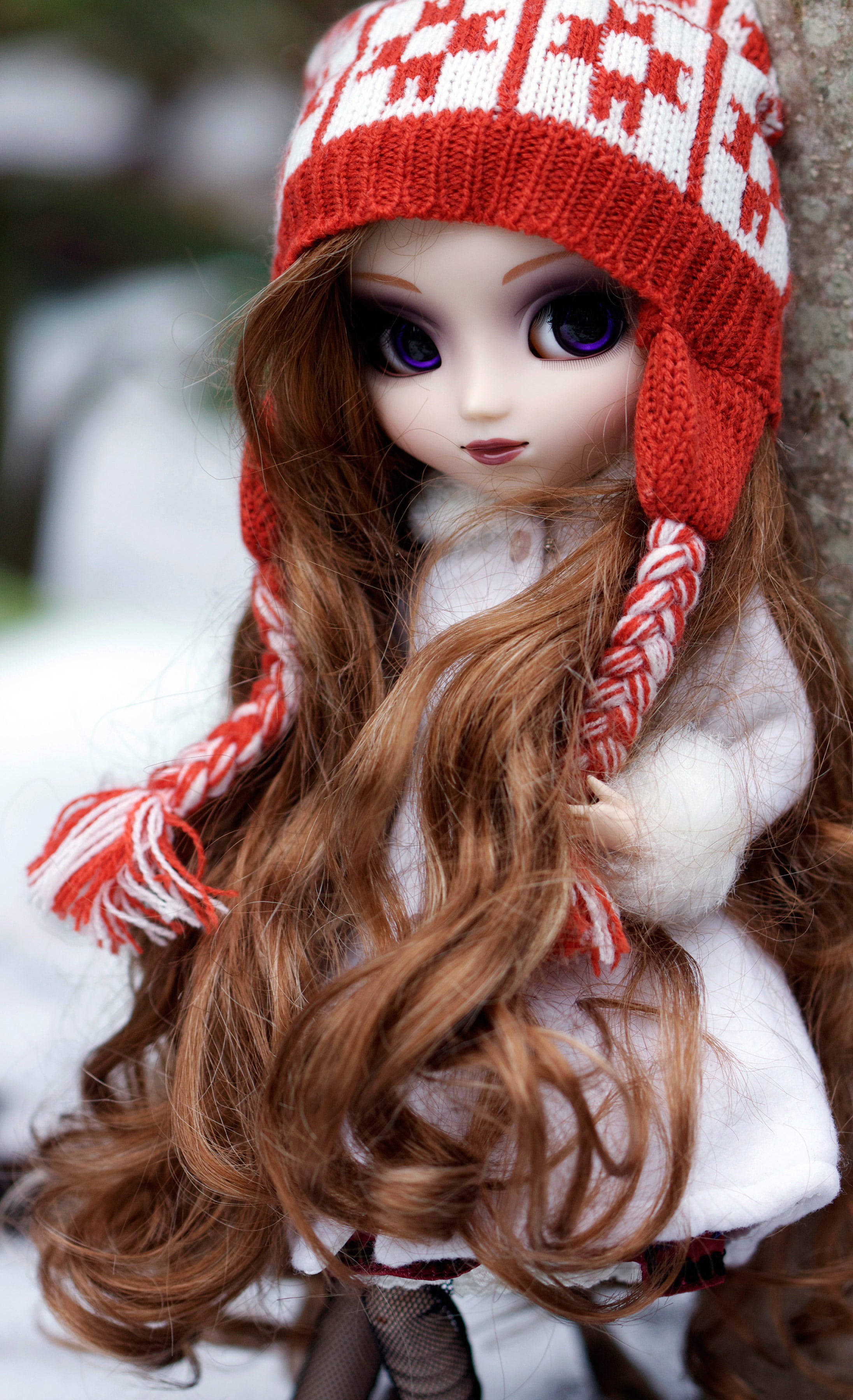 Cute Barbie Doll Red Knitted Hat Wallpaper