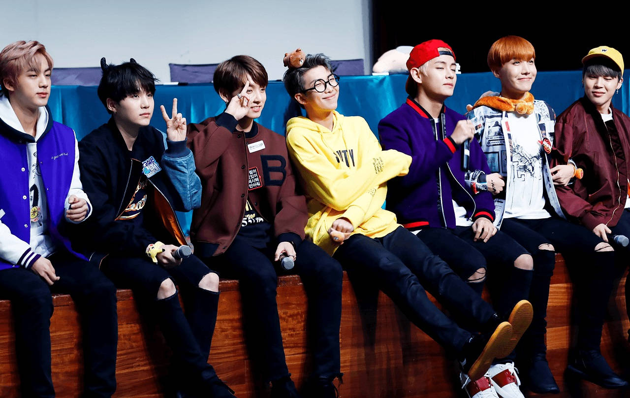 Cute BTS sa Fanmeet Wallpaper