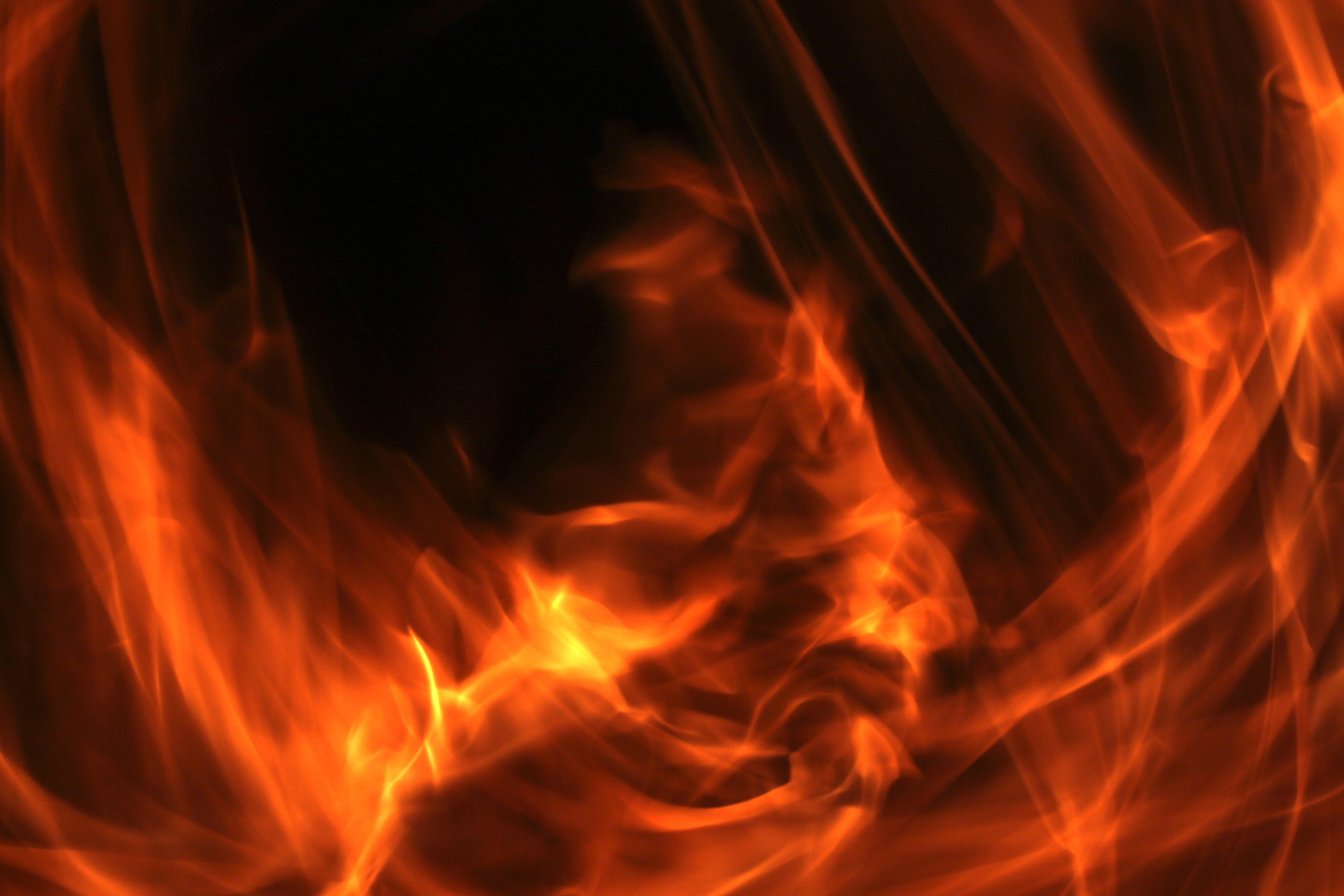 Damhin ang Init Wallpaper