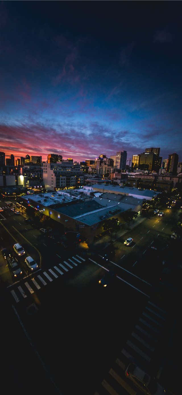 Madilim na Daan sa San Diego iPhone Wallpaper