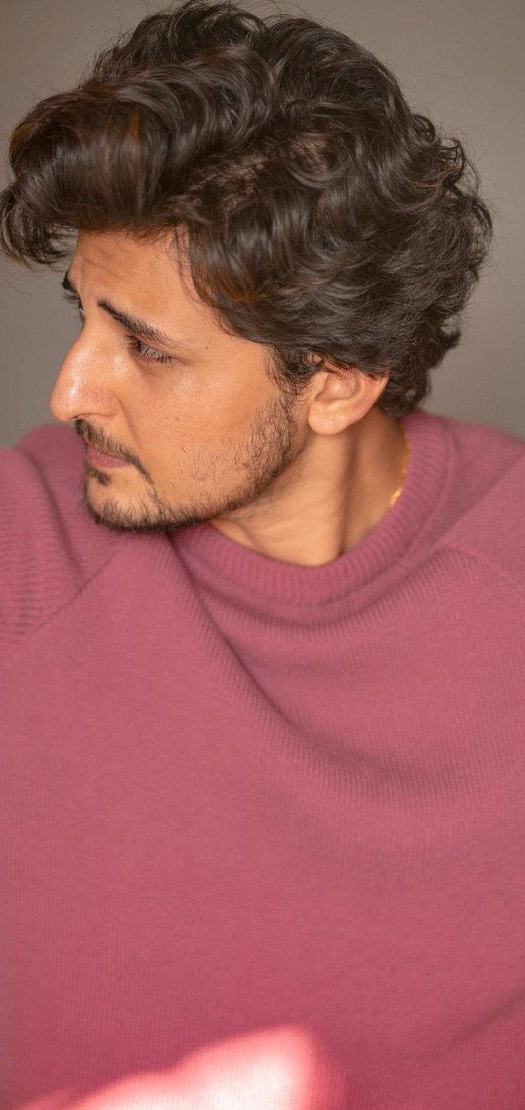 Darshan Raval HD Kulot na Buhok Wallpaper