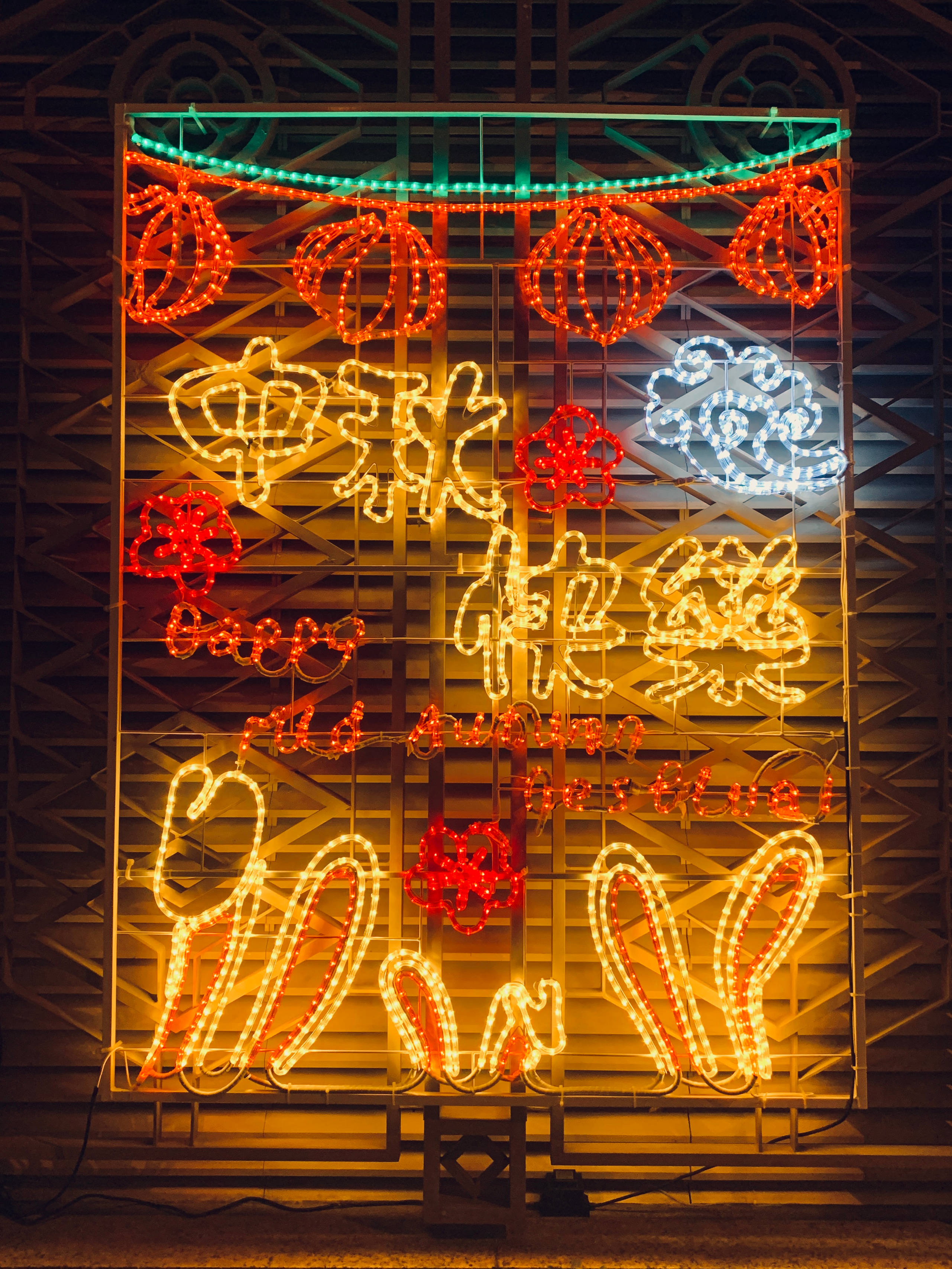 Dilaw na Intsik na Karatula na Neon para sa iPhone Wallpaper
