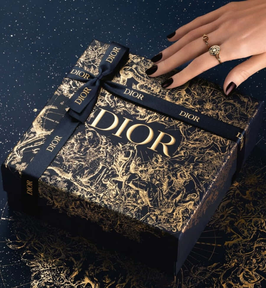 dior x l'oreal - isang bagong koleksyon ng nail polishes Wallpaper