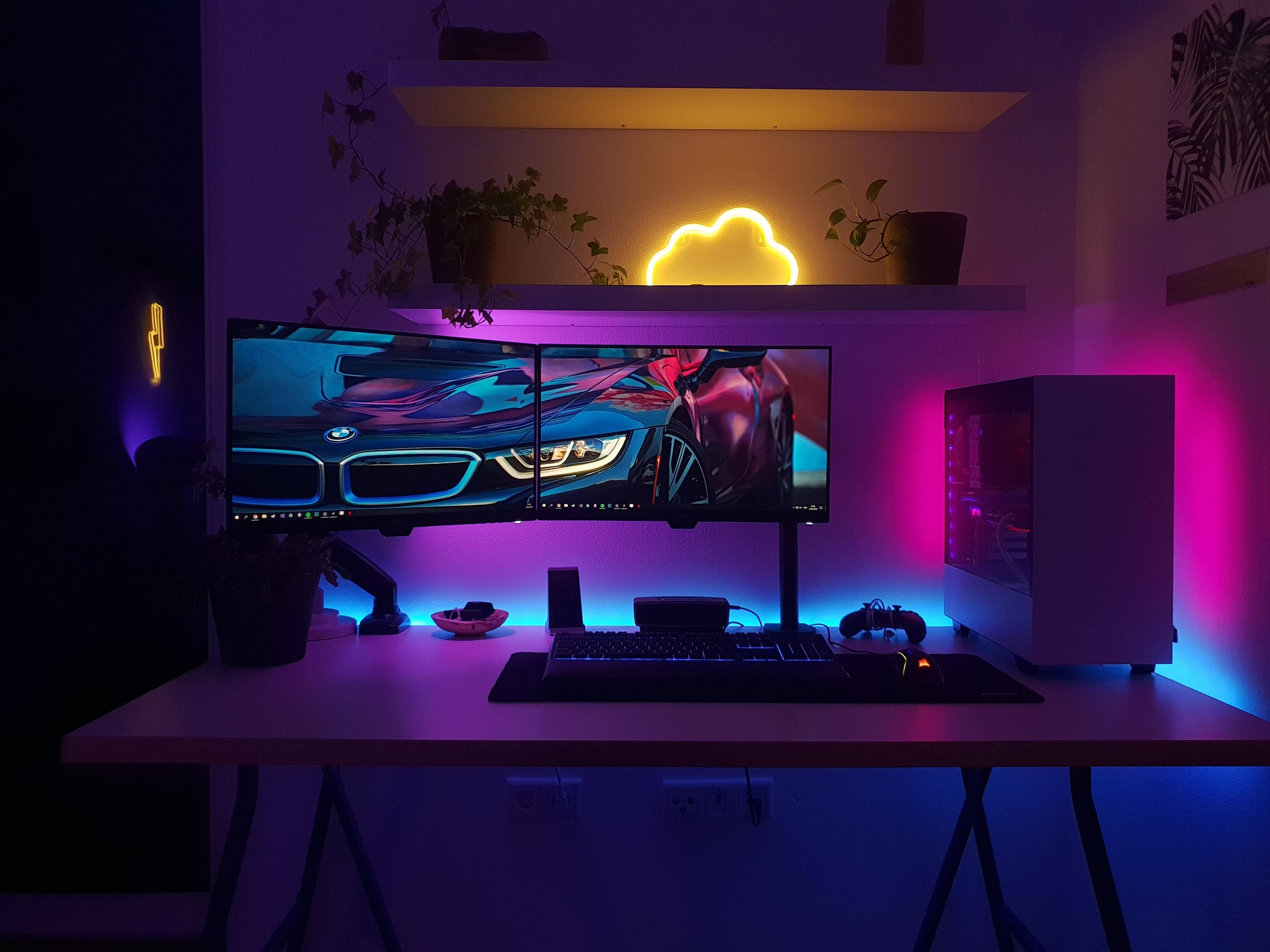 Disenyong Minimalist na Gaming Room Wallpaper